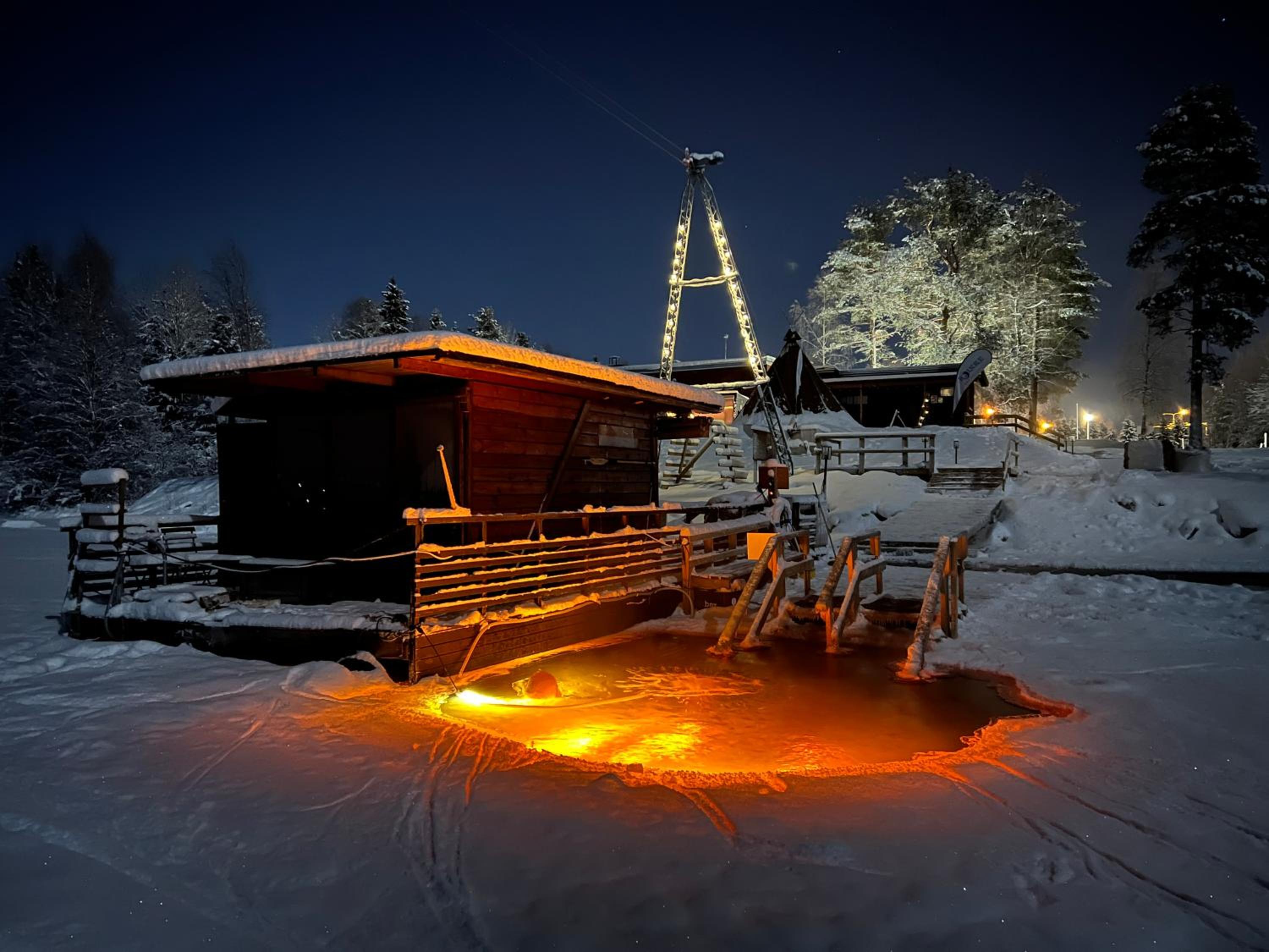 AuroraHut at Sauna Retreat