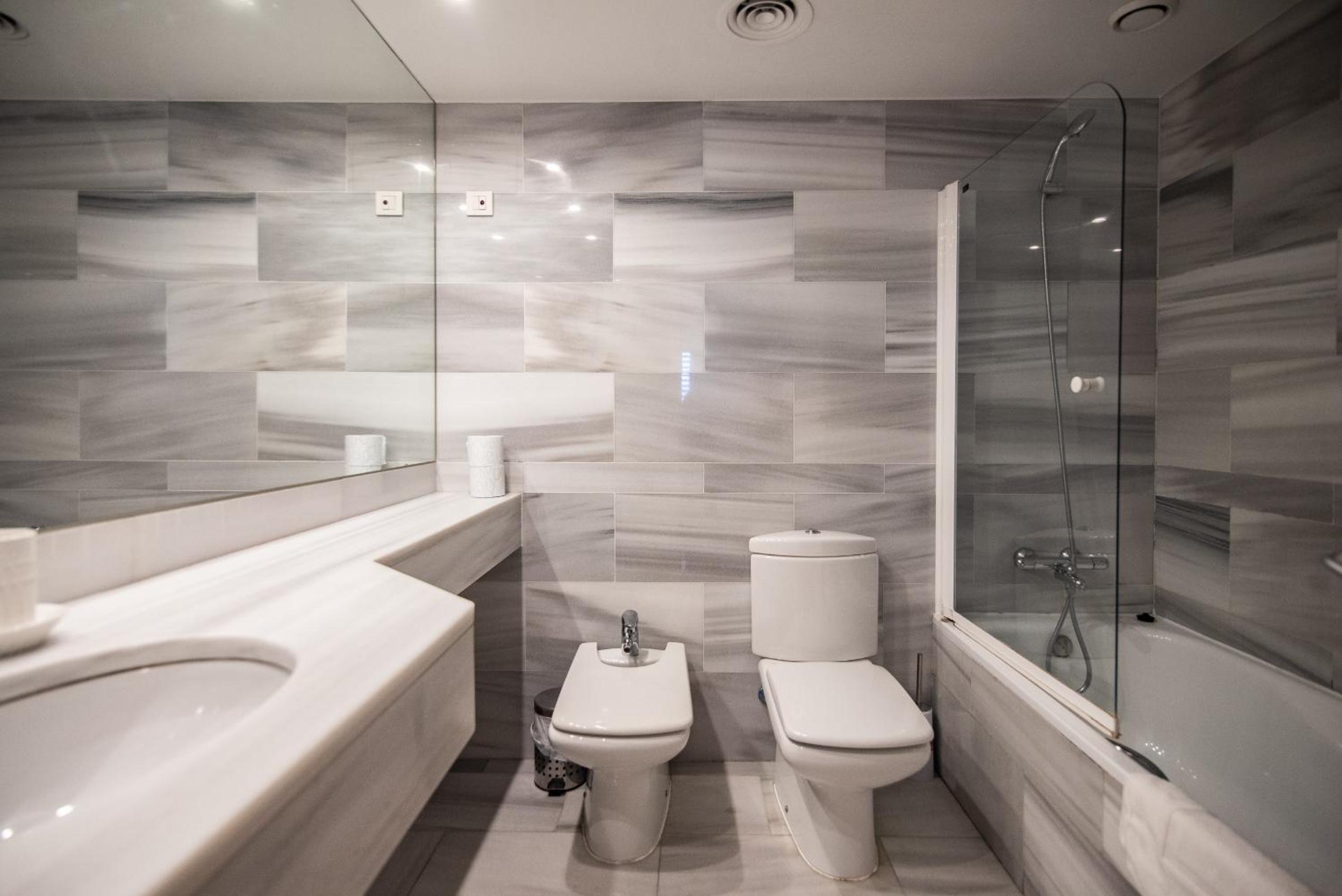 Unique Rentals-Seafront Luxe Suites