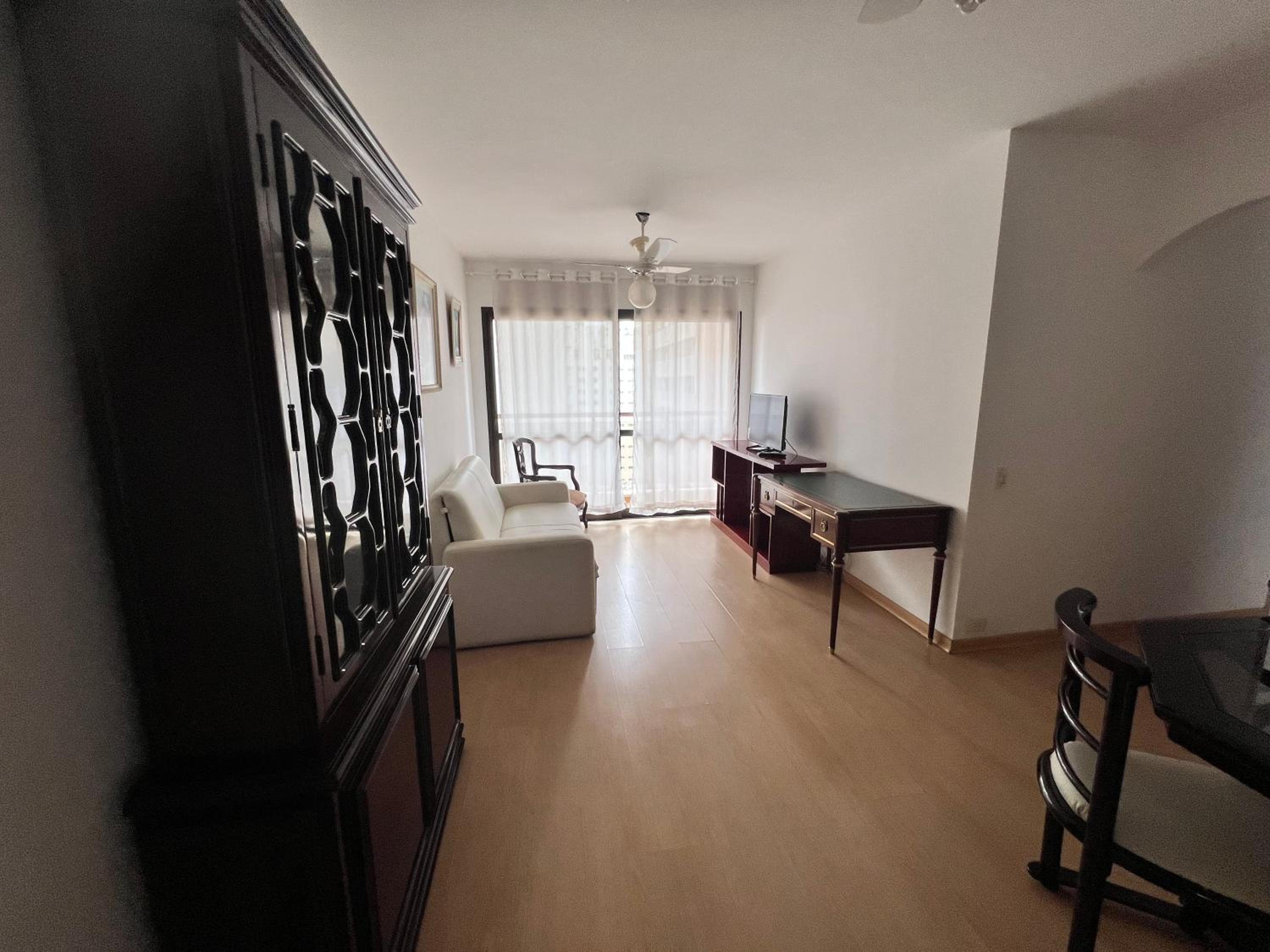 Flat Rua Haddock Lobo 867 com 2 Quartos e Sacada e Enxoval