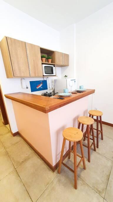 Studio reformado e Internet rápida praça Roosevelt