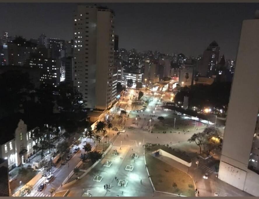 Studio reformado e Internet rápida praça Roosevelt