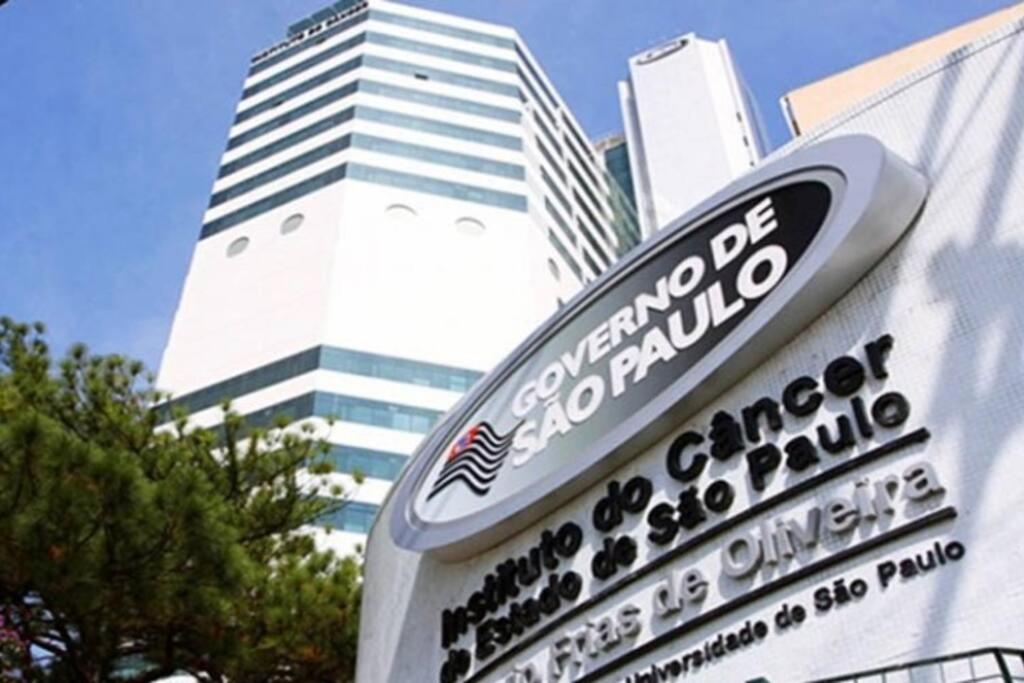 Studio reformado e Internet rápida praça Roosevelt