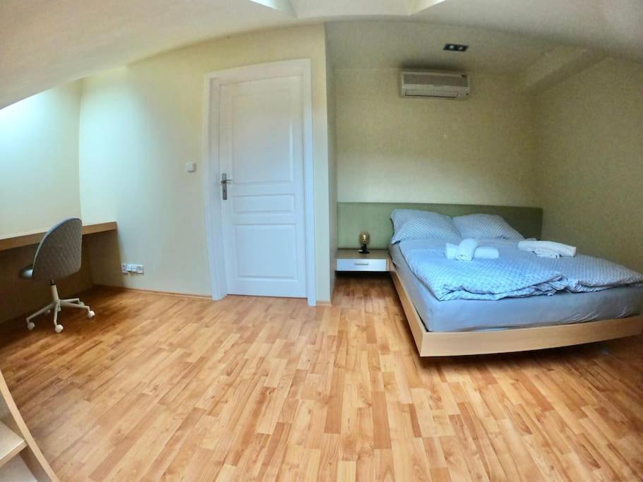 Huge two floor apartment on the Park Colonnade, 160 sqm