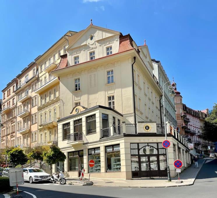 Huge two floor apartment on the Park Colonnade, 160 sqm