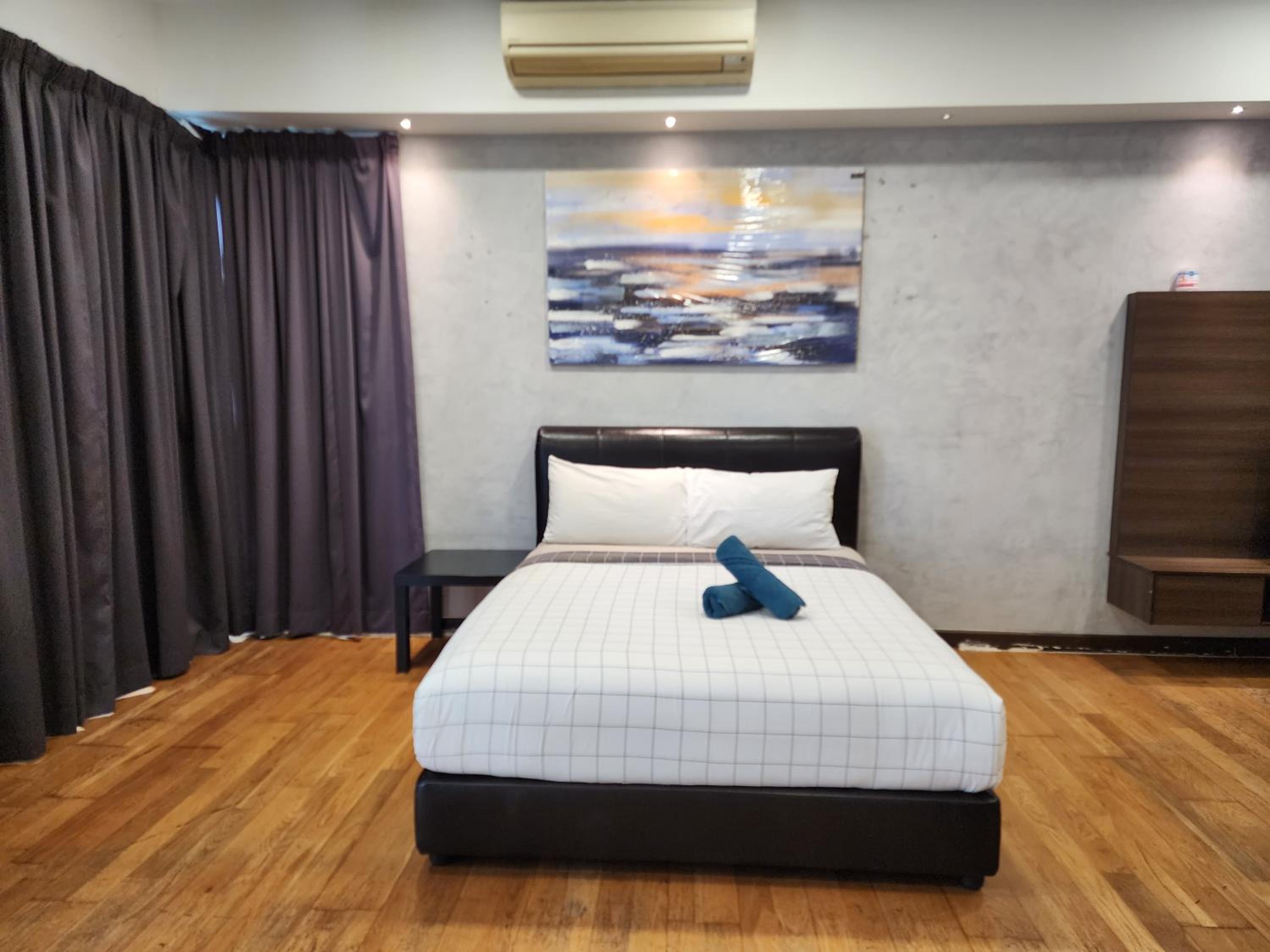 Regalia Comfort Suites KLCC SkyPool