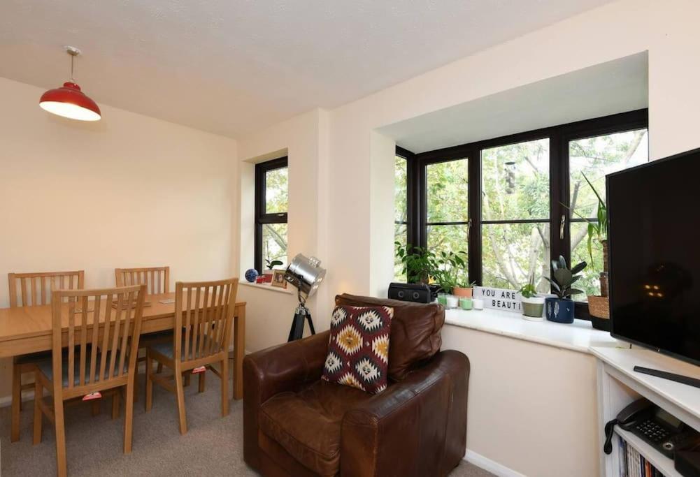 Spacious Walthamstow Apartment