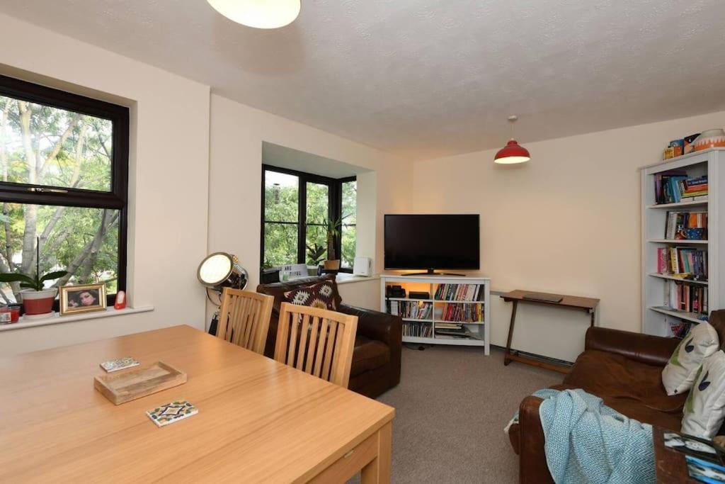 Spacious Walthamstow Apartment