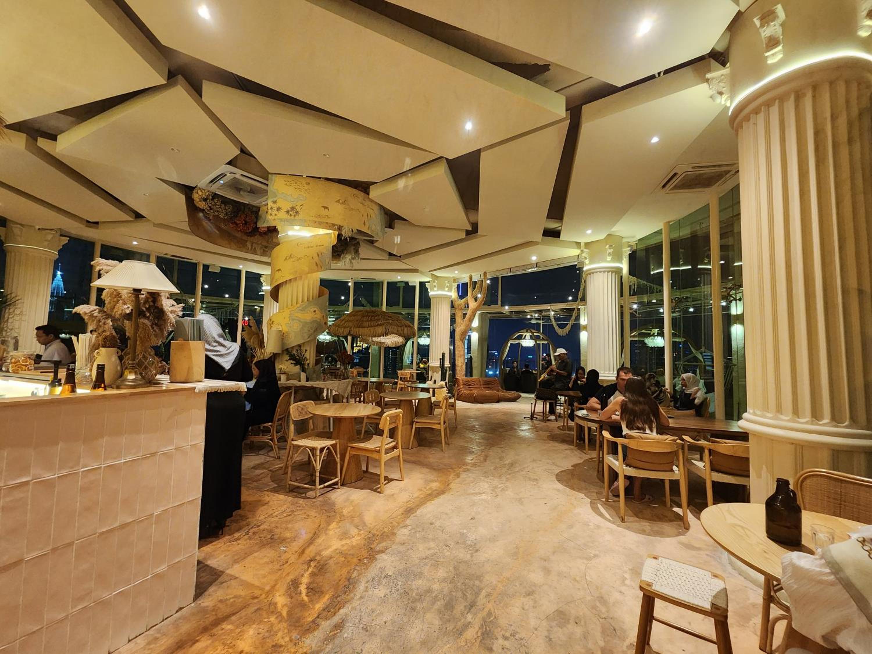 Regalia Comfort Suites KLCC SkyPool