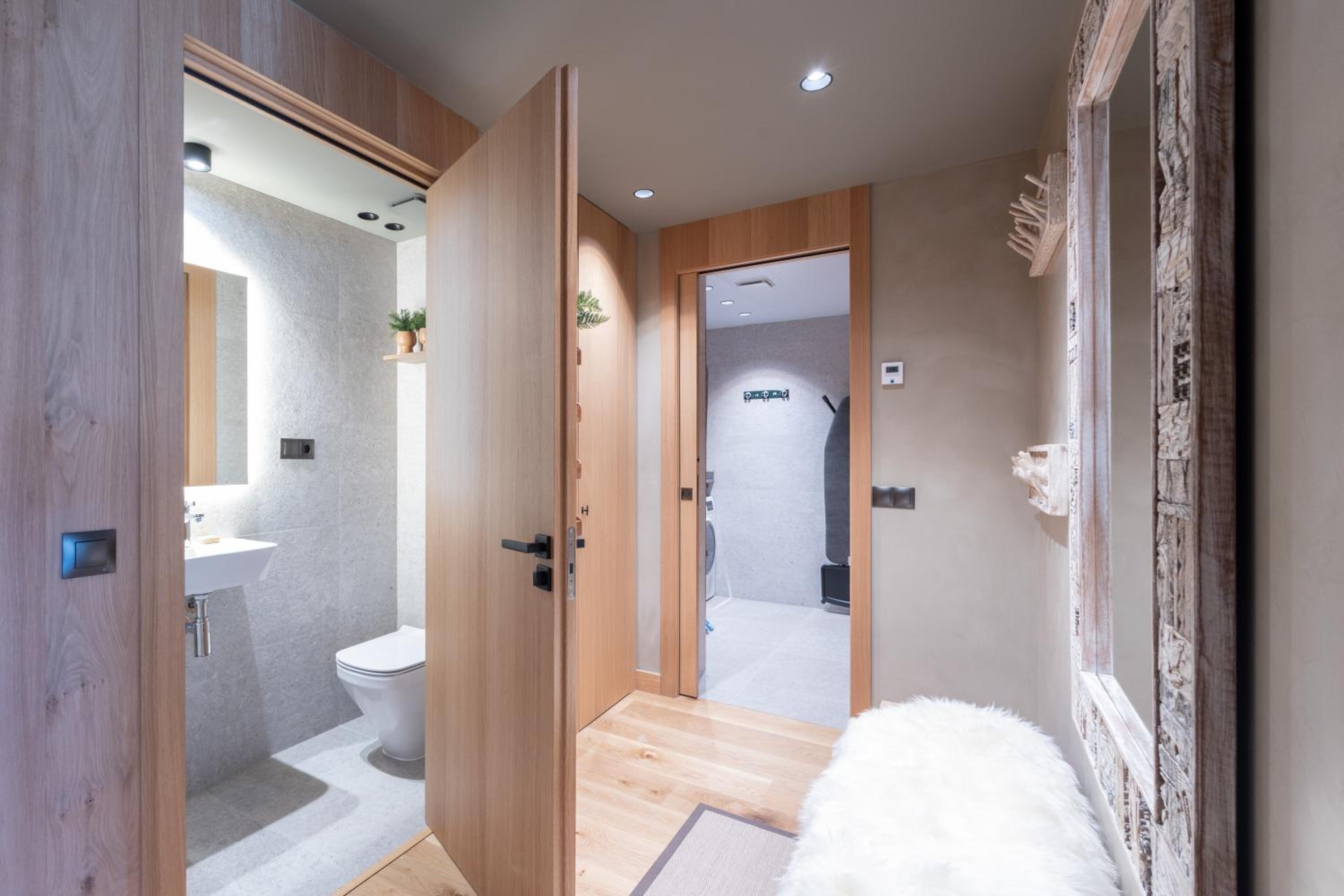 W ISARD LODGE 12 people Sauna Pool 1min Ski Lift