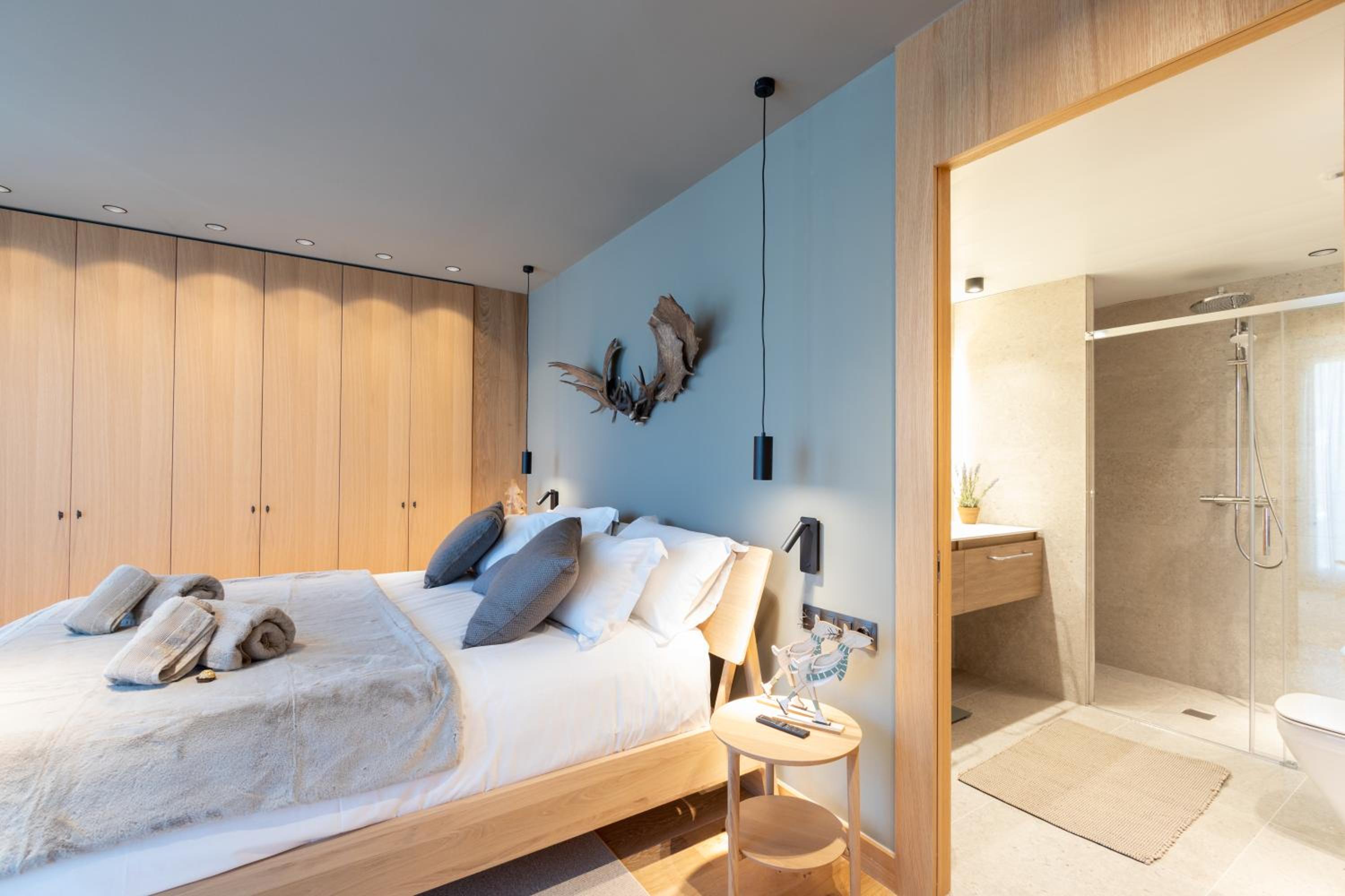W ISARD LODGE 12 people Sauna Pool 1min Ski Lift
