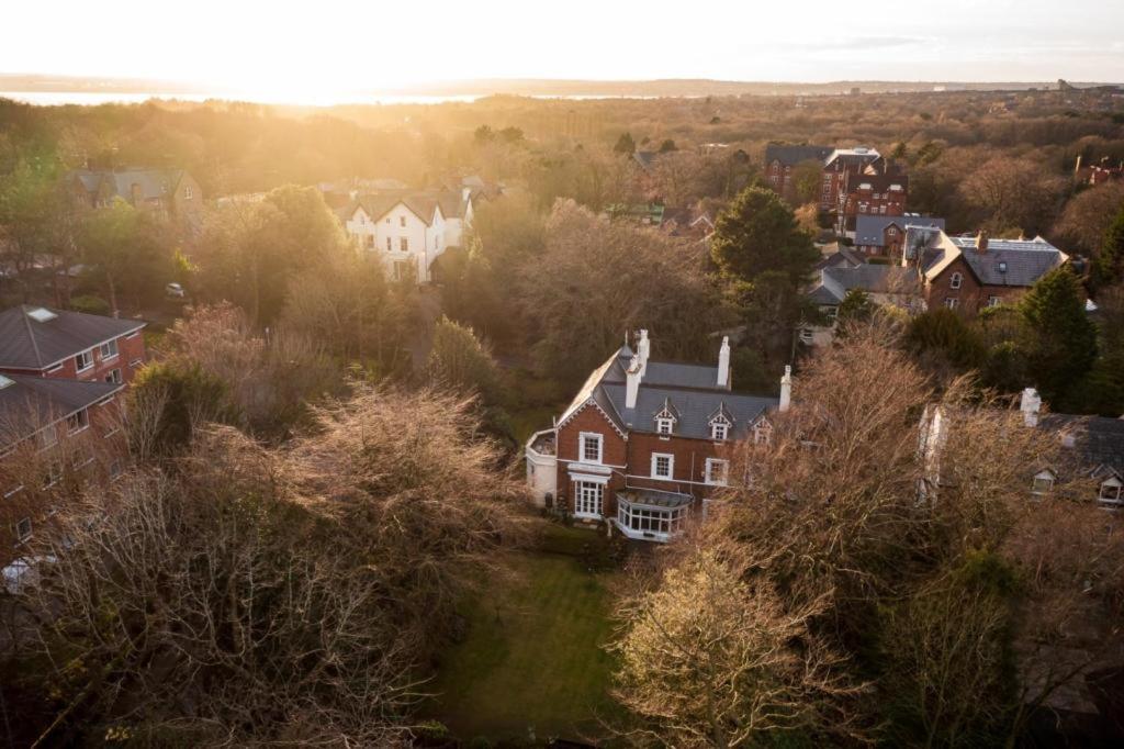 Mossley Hill Retreat