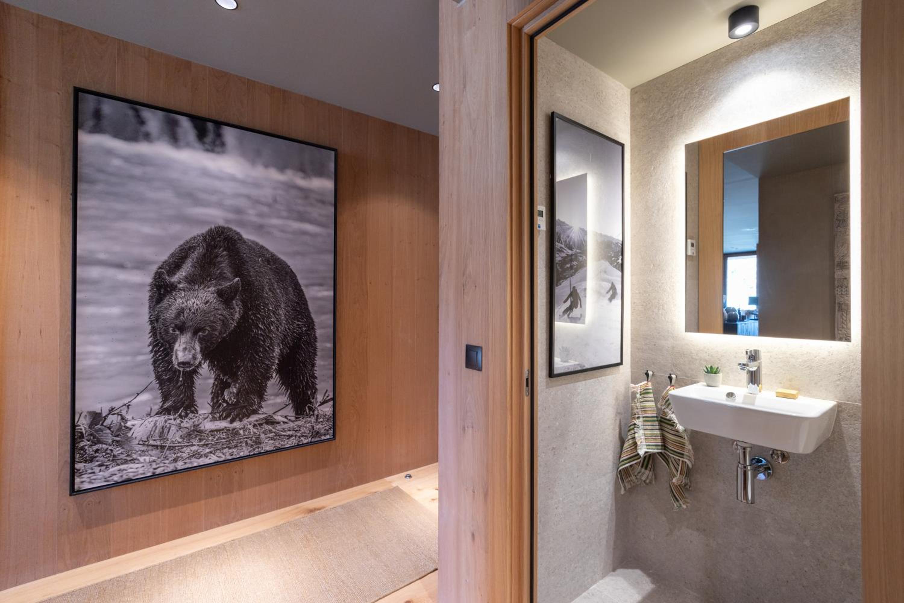 W ISARD LODGE 12 people Sauna Pool 1min Ski Lift