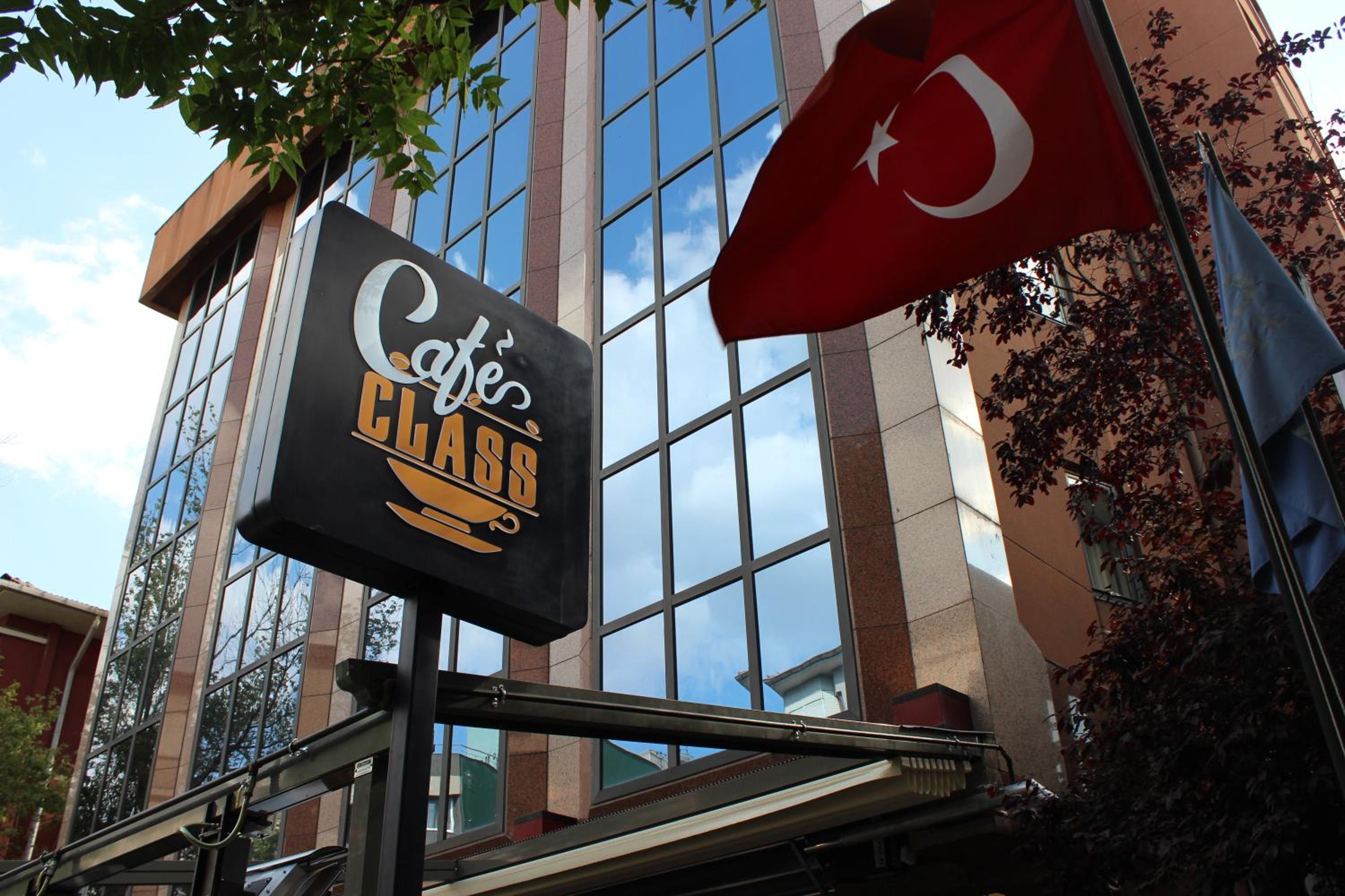 Class Hotel - Image 17