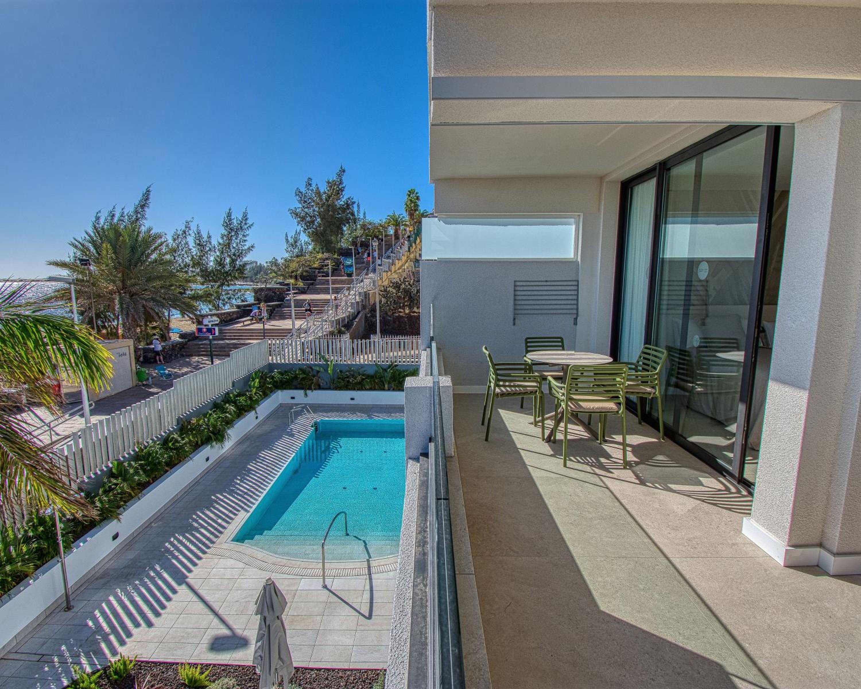 RELAXIA BEVERLY SUITES view 3