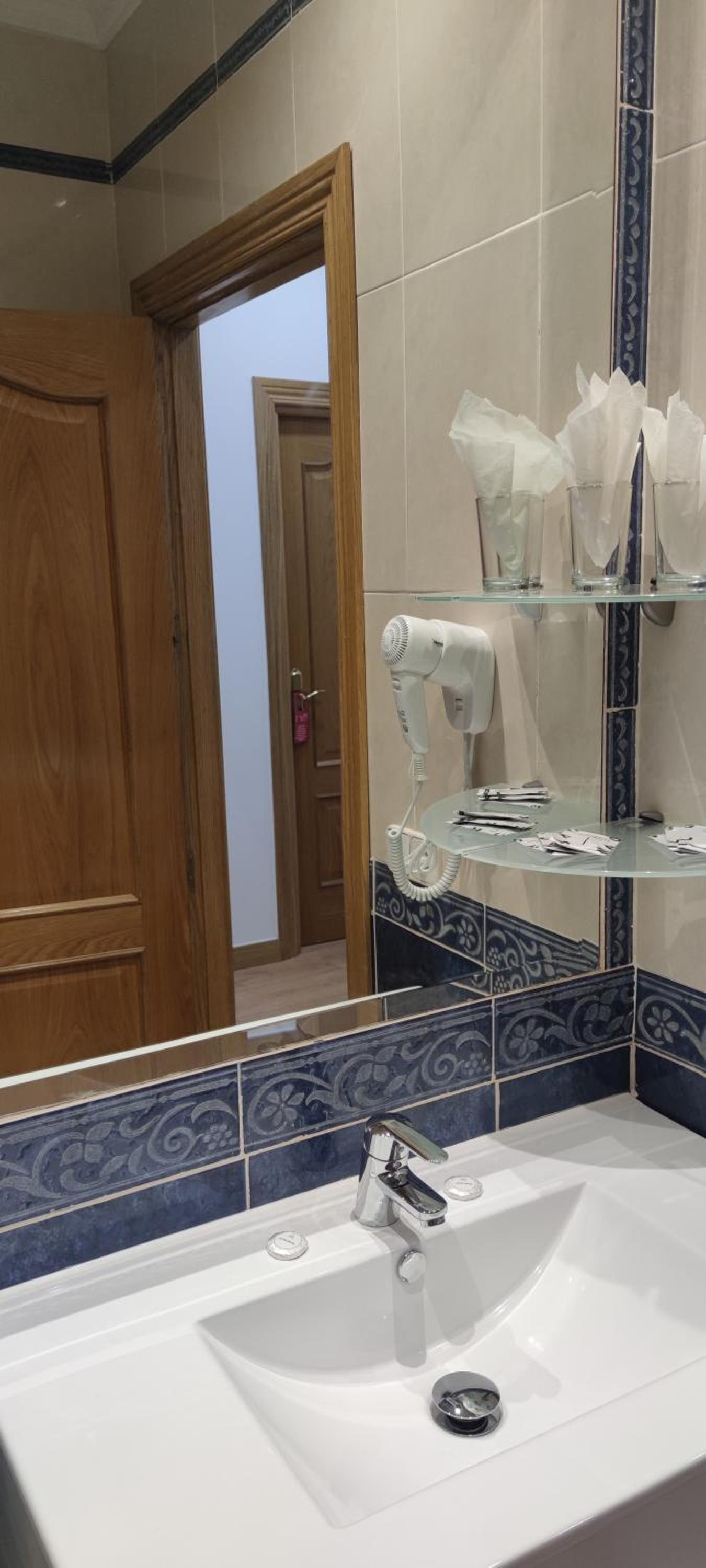 New Go Inn - Image 5