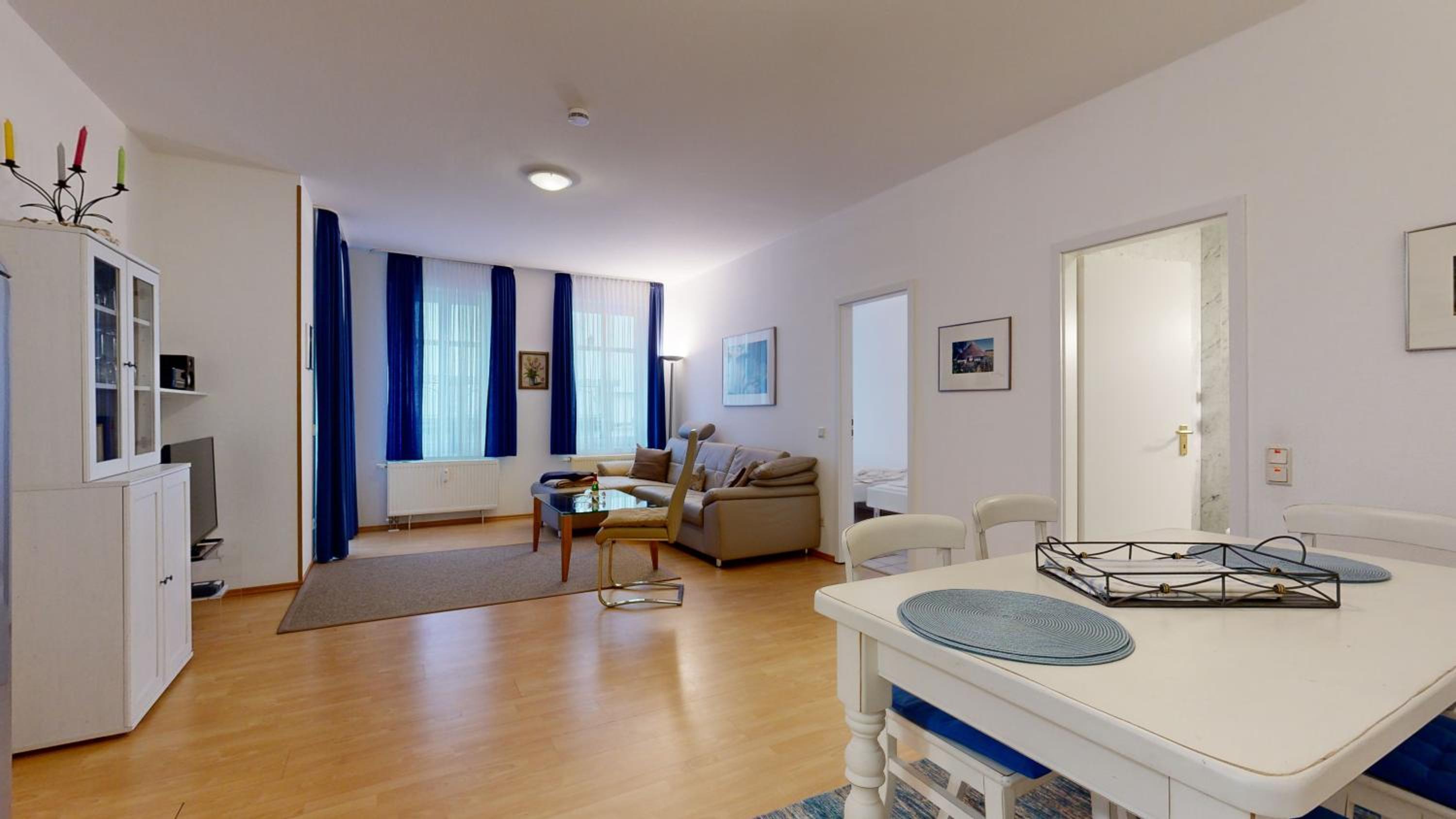 Villa Strandblick in Binz, FeWo direkt am Strand mit Balkon und seitlichem Meerblick