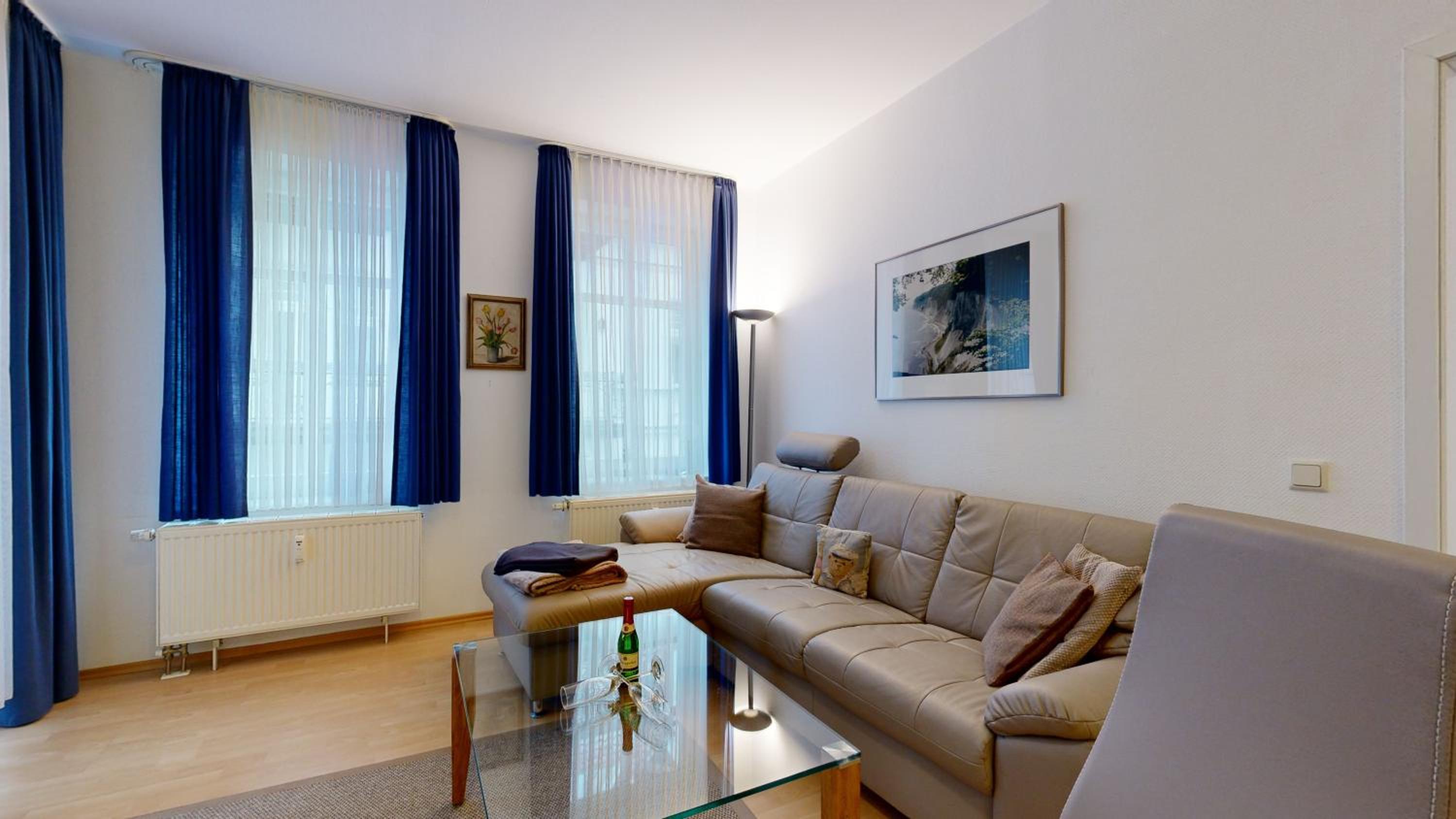 Villa Strandblick in Binz, FeWo direkt am Strand mit Balkon und seitlichem Meerblick