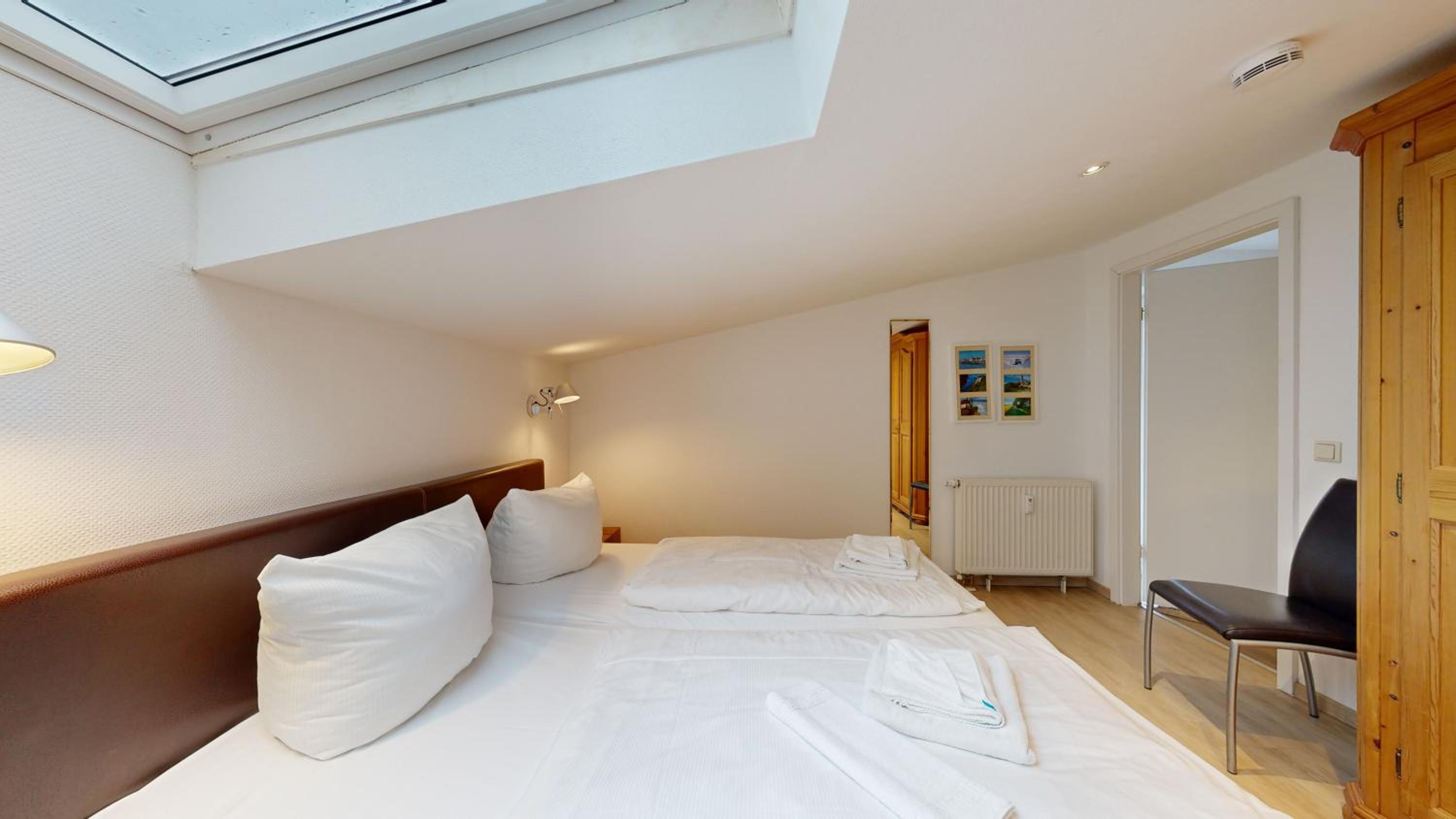 Villa Strandblick in Binz, FeWo direkt am Strand mit Balkon und seitlichem Meerblick