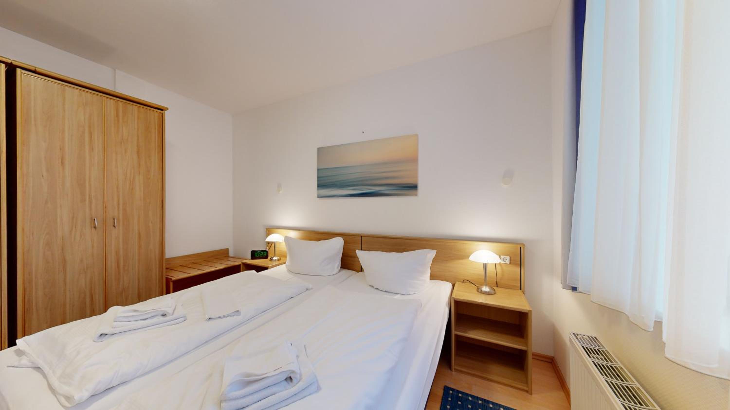 Villa Strandblick in Binz, FeWo direkt am Strand mit Balkon und seitlichem Meerblick