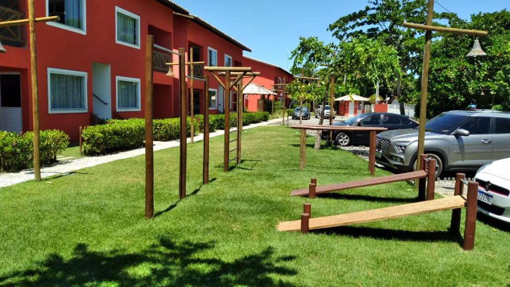Residencial Ecoville das Mangueiras 3km da praia de Guarajuba, 27km do centro de Camacari CEP 42839-874
