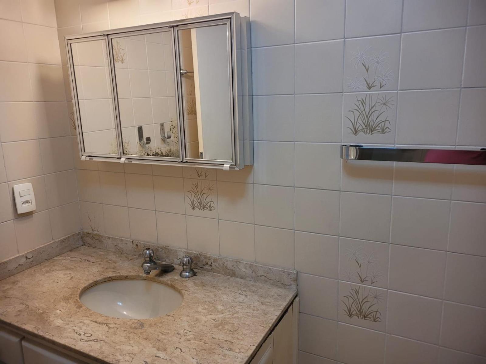 Flat Rua Haddock Lobo 867 com 2 Quartos e Sacada e Enxoval