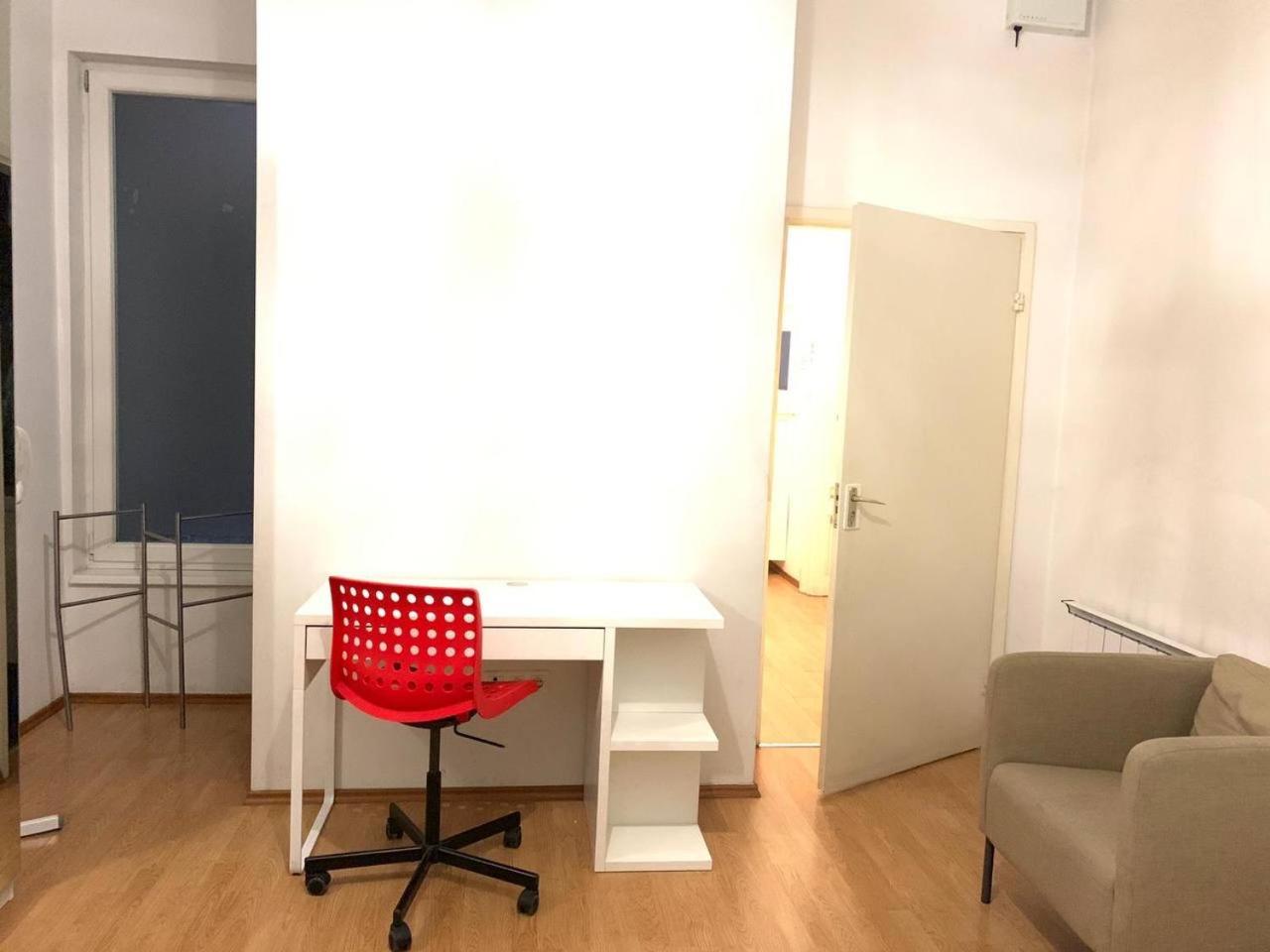 FlatMetro Rooms