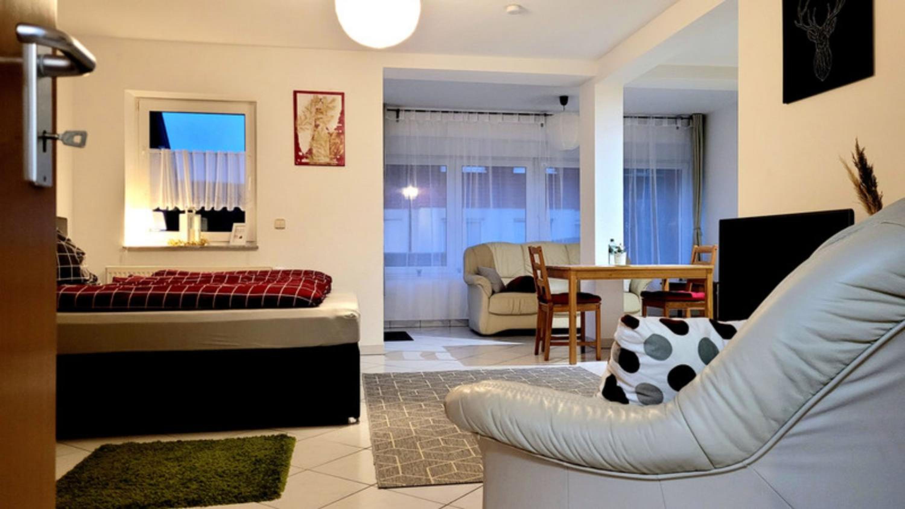 Wohlfühl-Ferienwohnung mit Tiefgarage im Grünen