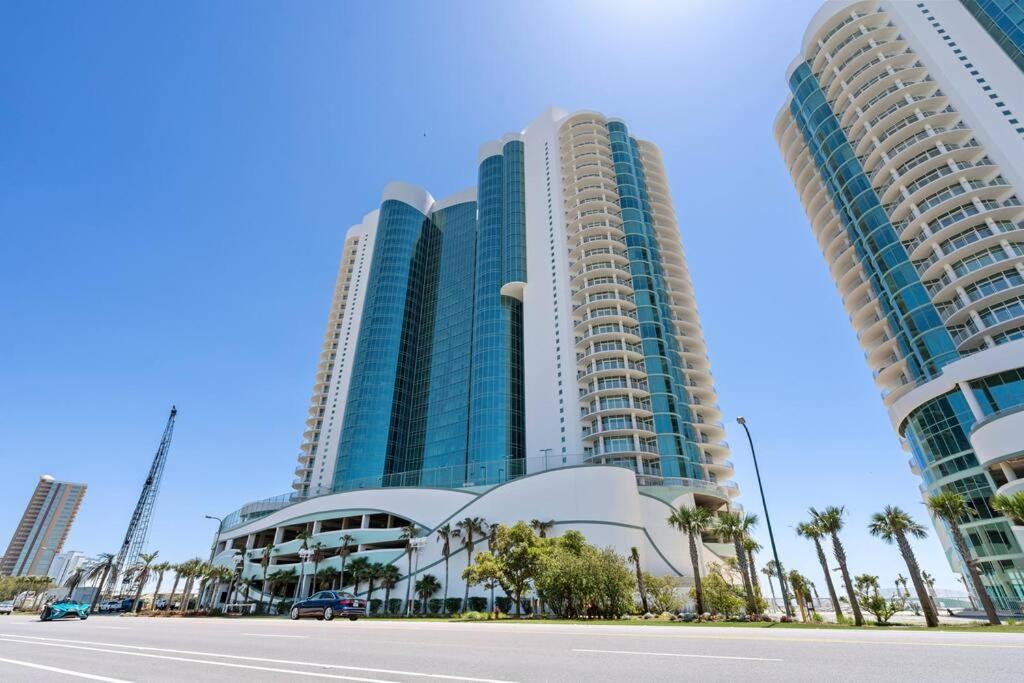 Turquoise Place 1007C view 3