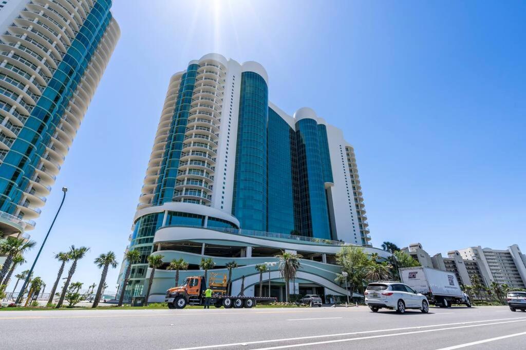 Turquoise Place 1007C view 4