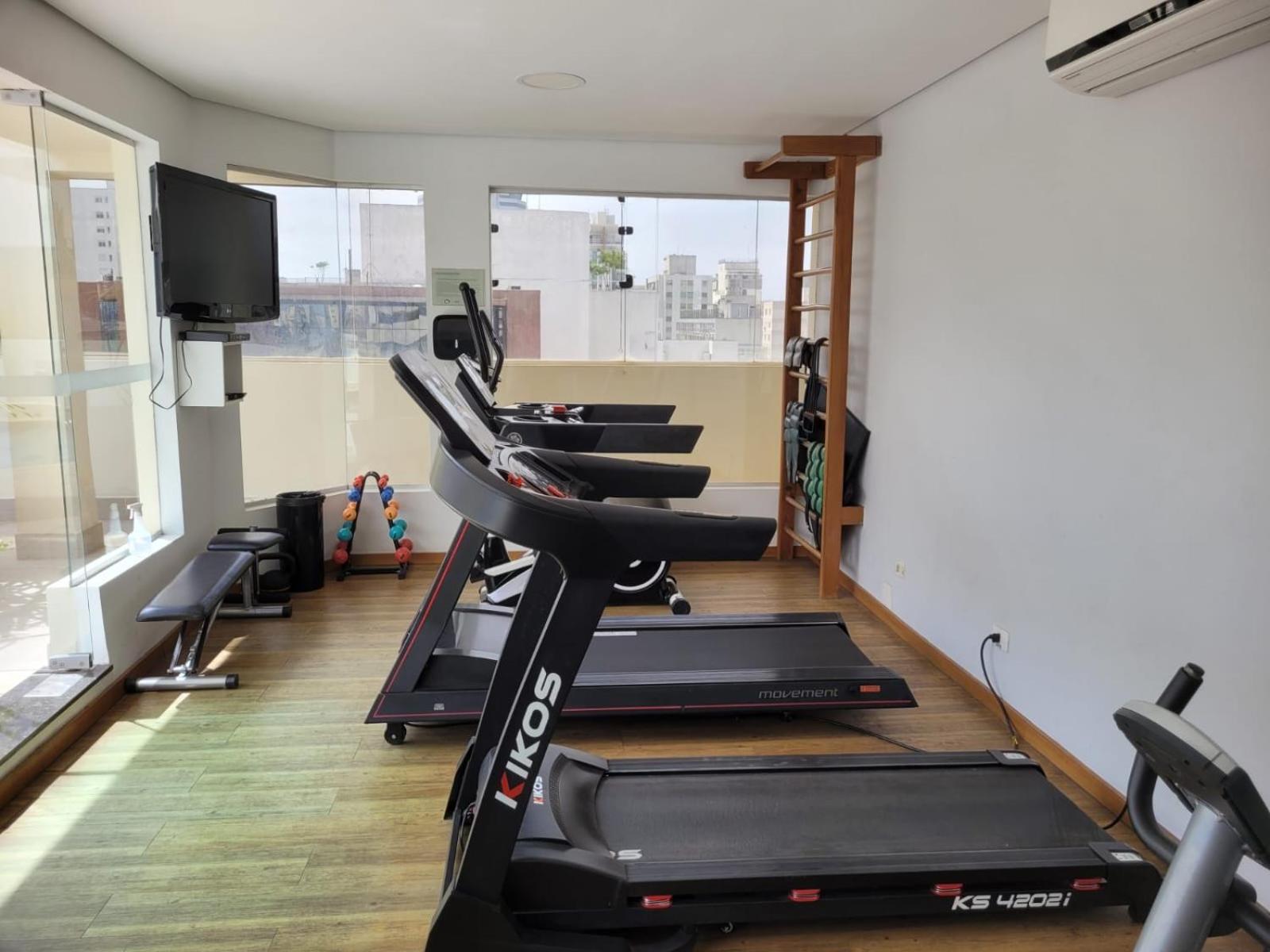 Flat Rua Haddock Lobo 867 com 2 Quartos e Sacada e Enxoval