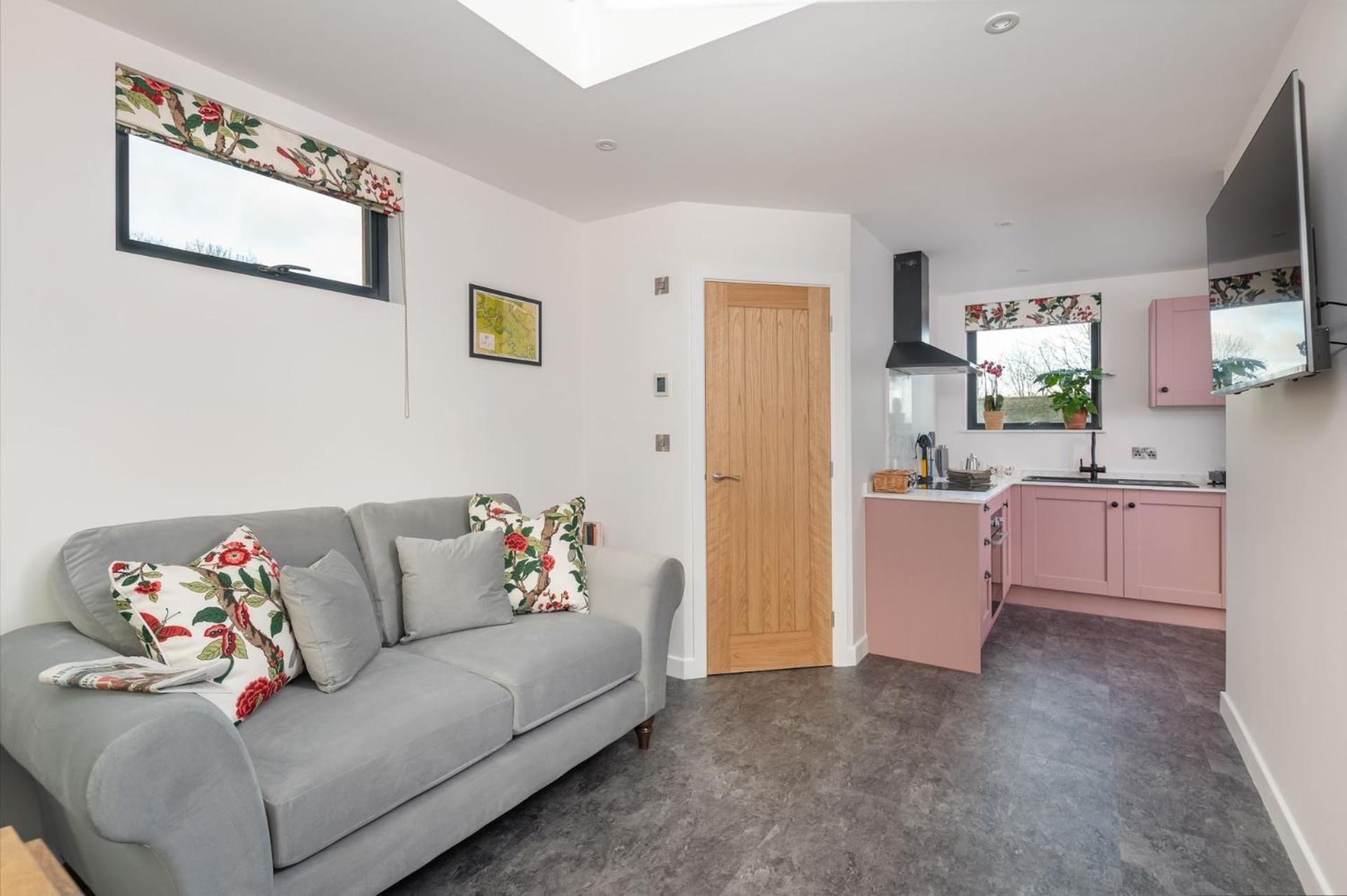 Crocus Penruddock, dog & eco friendly lodge with hot tub