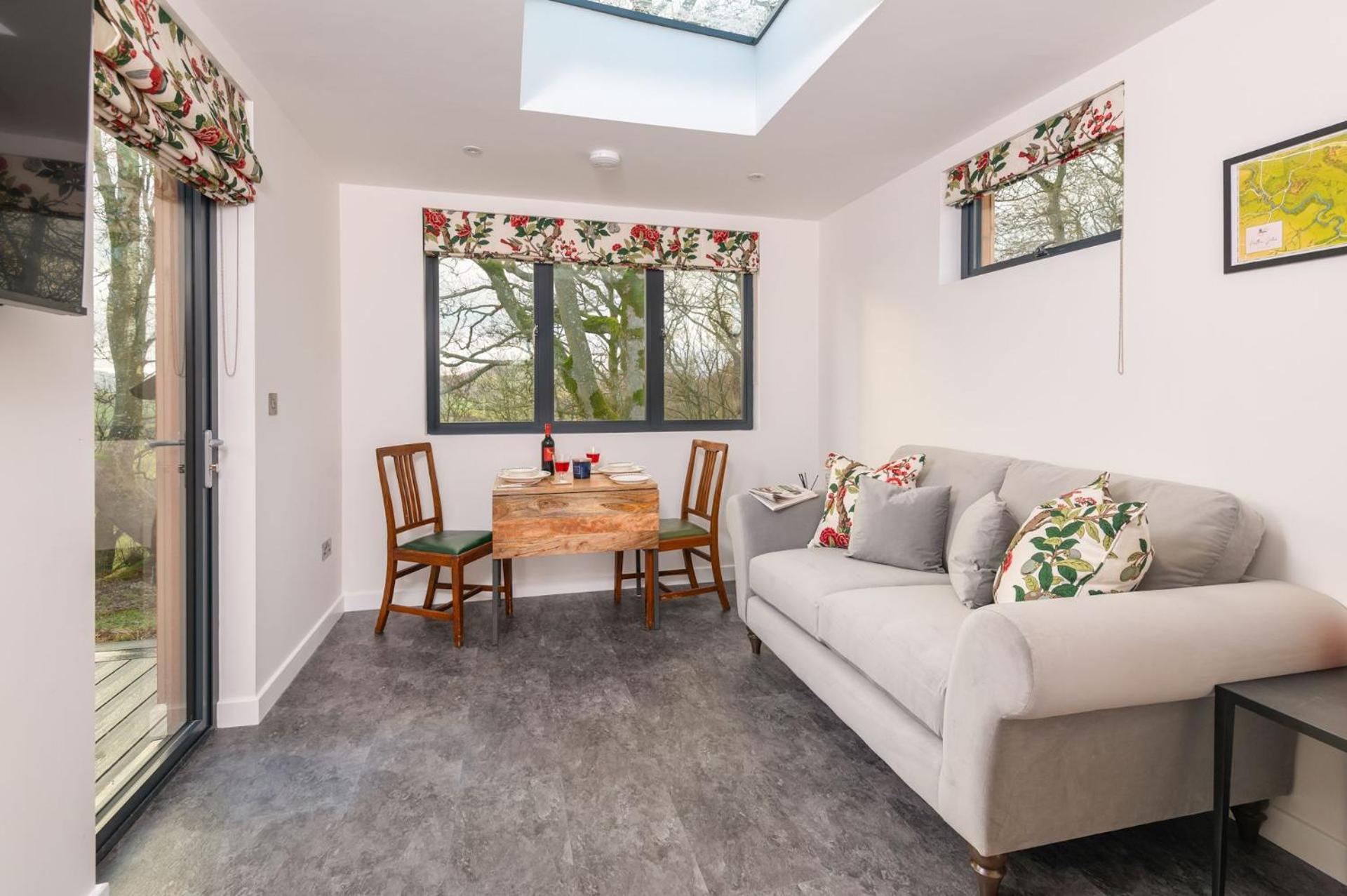 Crocus Penruddock, dog & eco friendly lodge with hot tub
