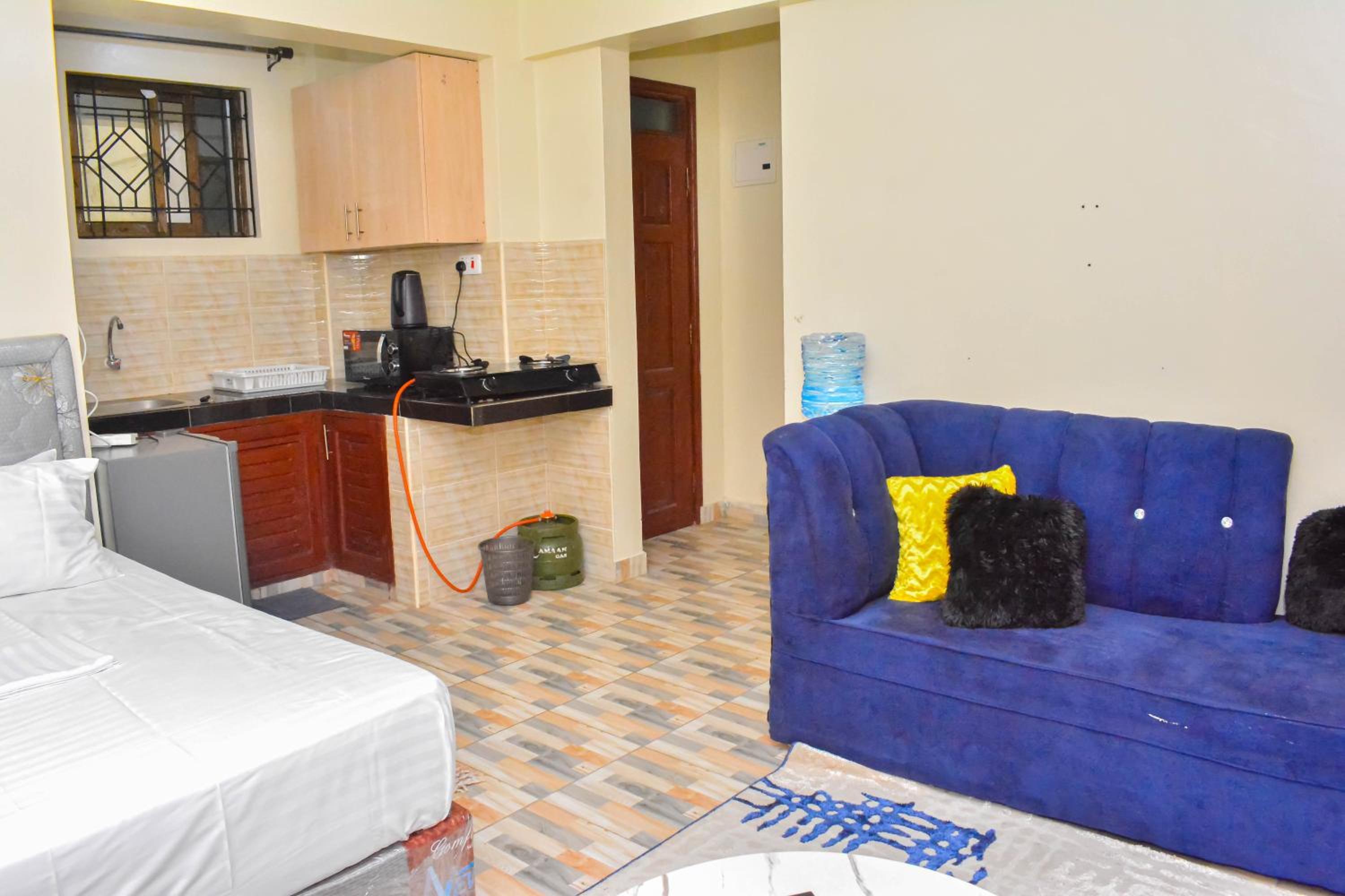 Evans' Cosy Studio Home