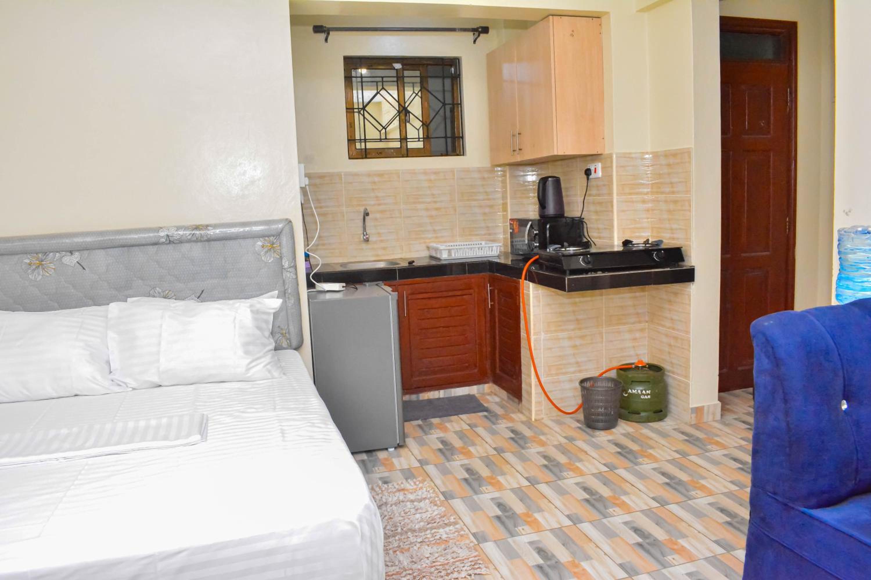 Evans' Cosy Studio Home