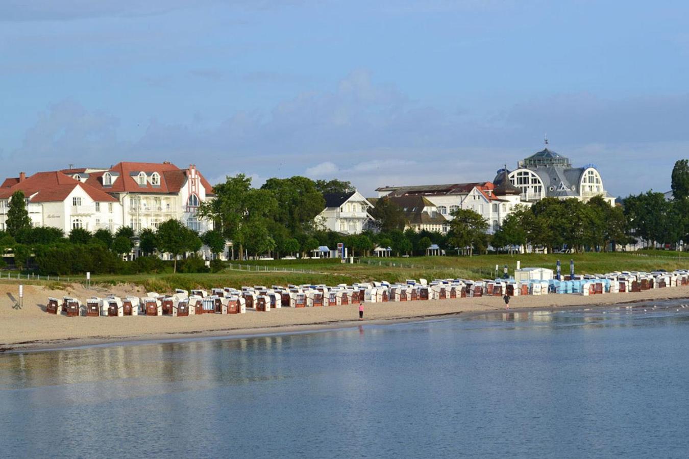 Sommerwind App1 - Strandpromenade seitlicher Meerblick, Strandkorb saisonal