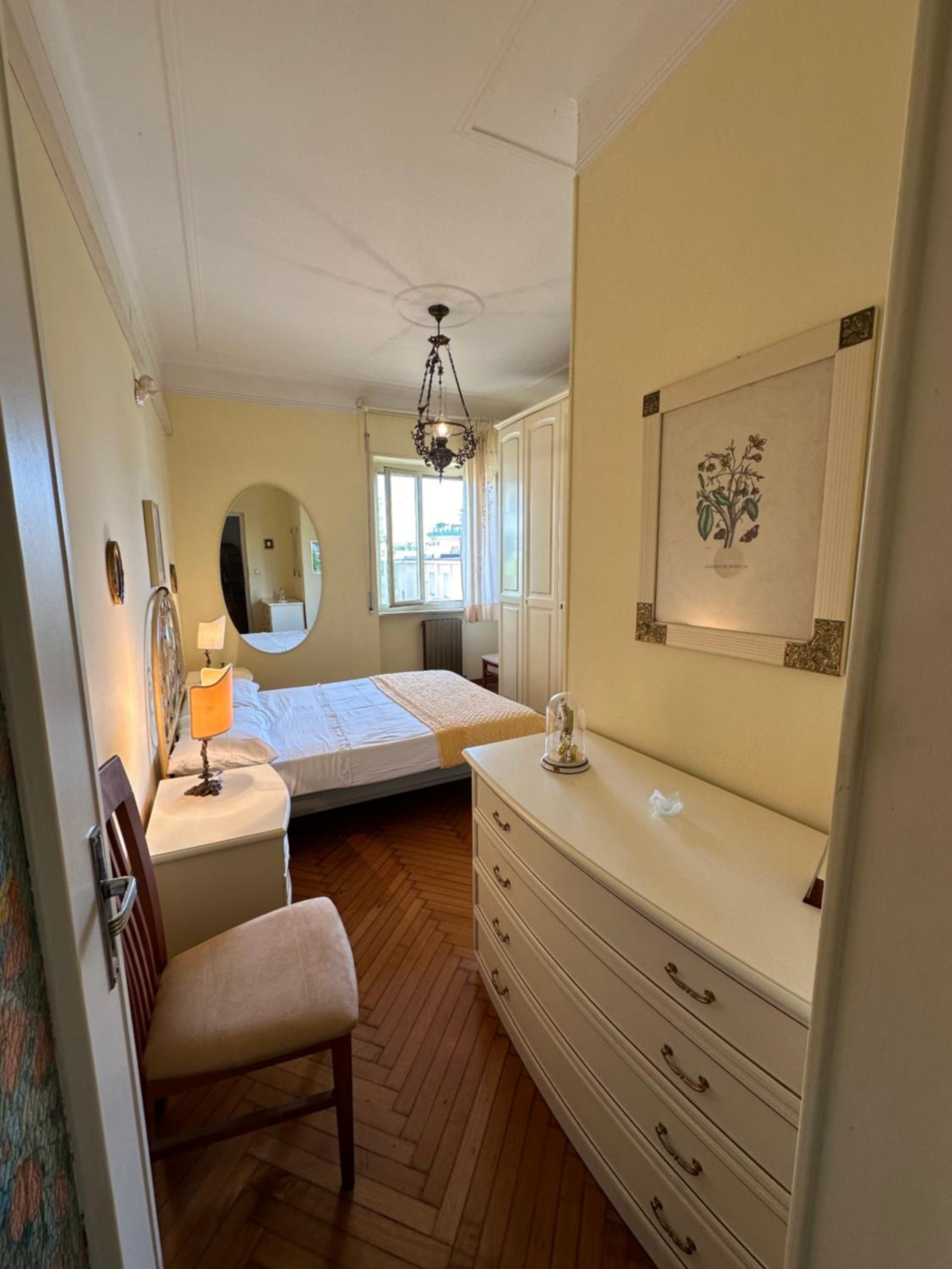 Chez Nous en Sanremo — hotel room