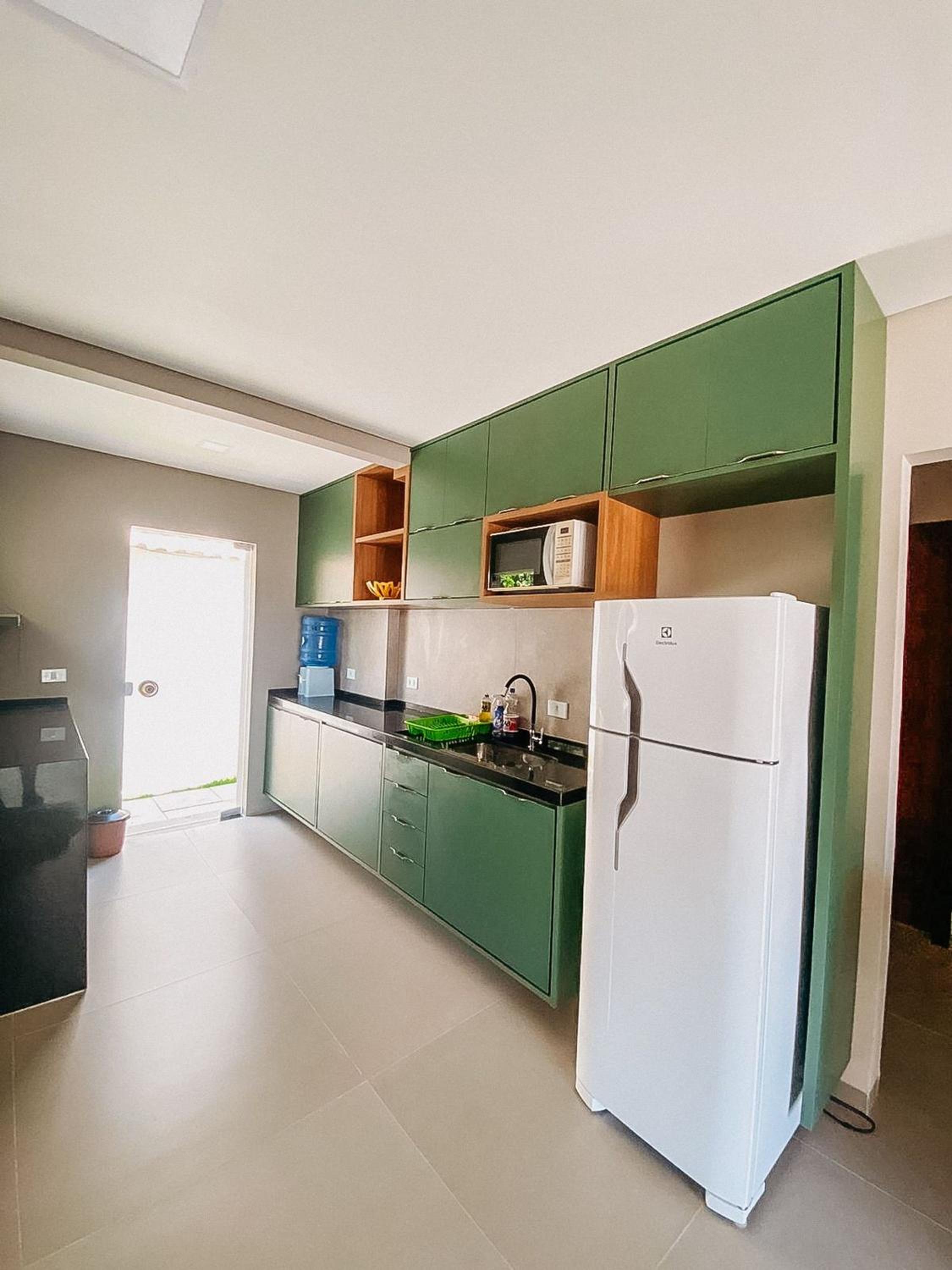 Residencial IL Pevero, condomínio com piscina e área gourmet a uma quadra da Praia de Taperapuã aptos com 2 quartos