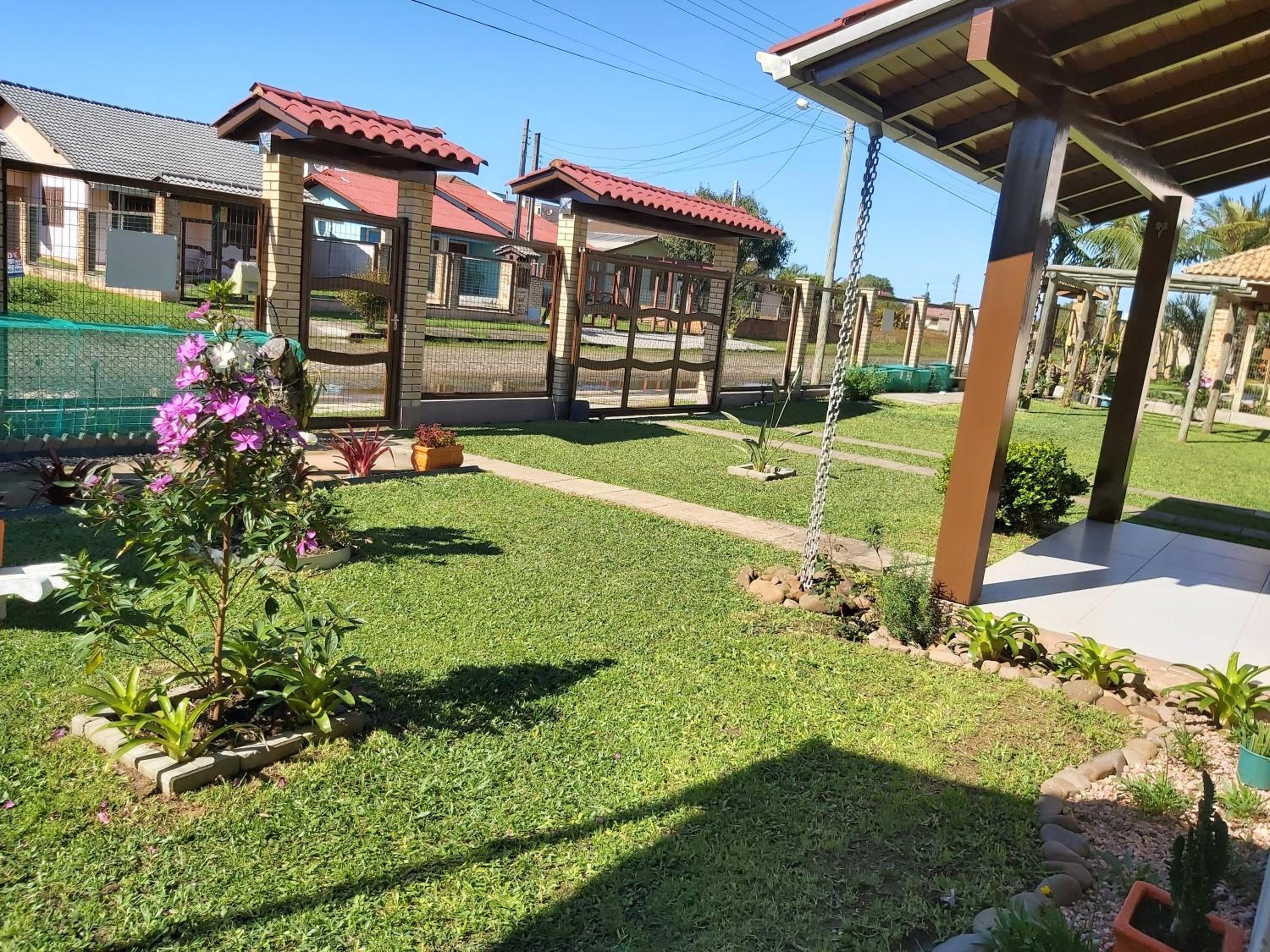 SOBRADO COM PISCINA