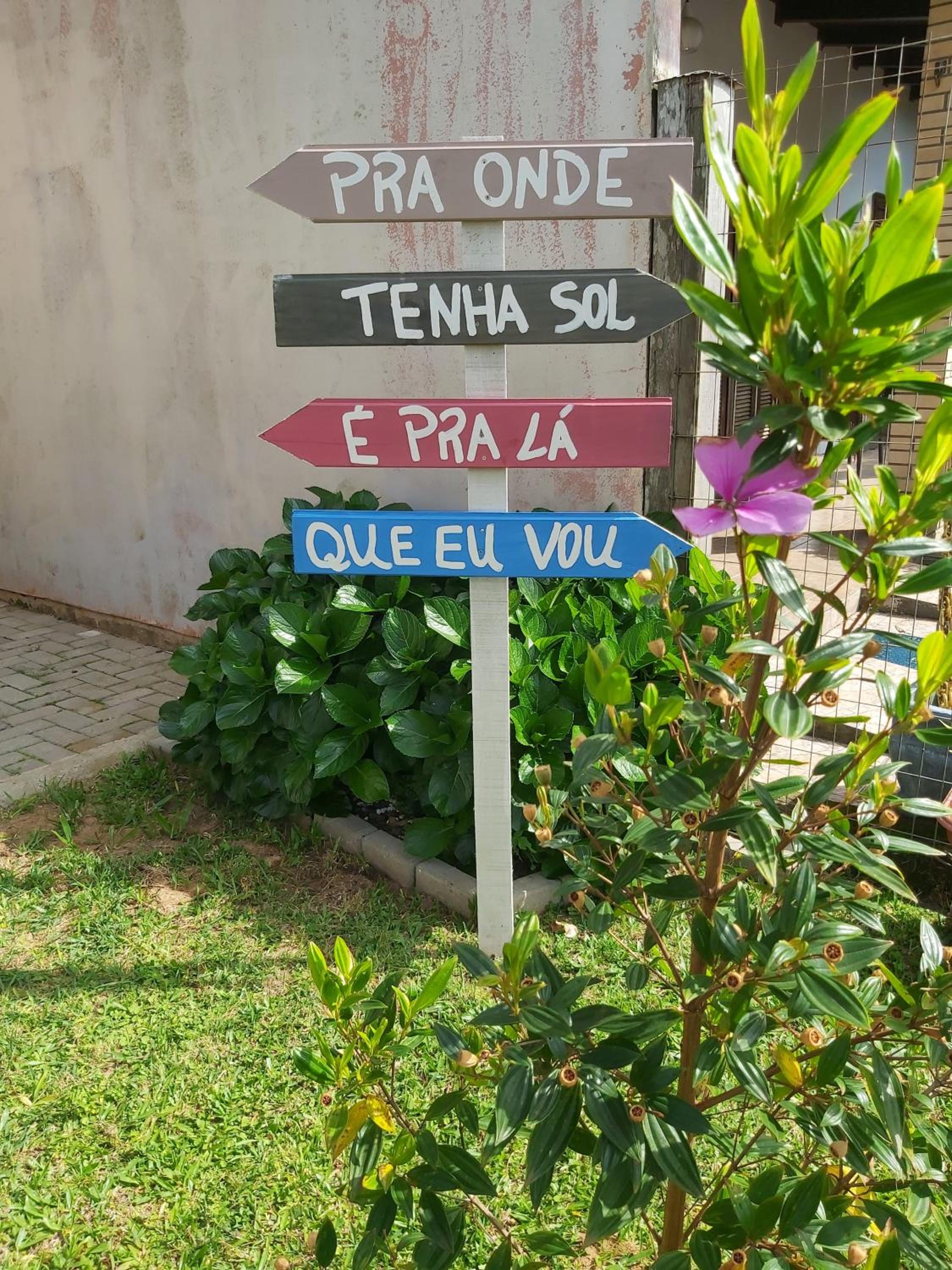 SOBRADO COM PISCINA