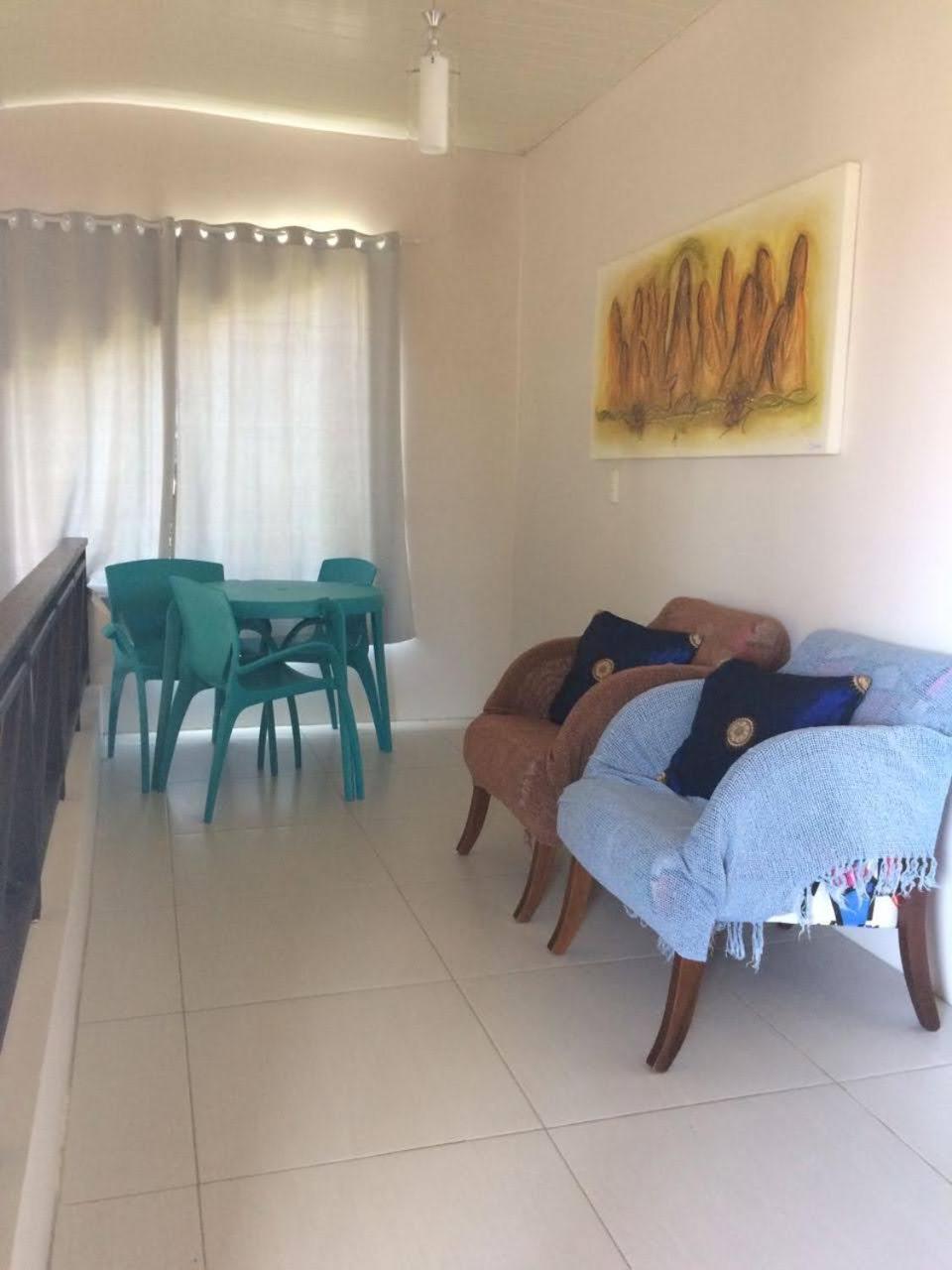 SOBRADO COM PISCINA