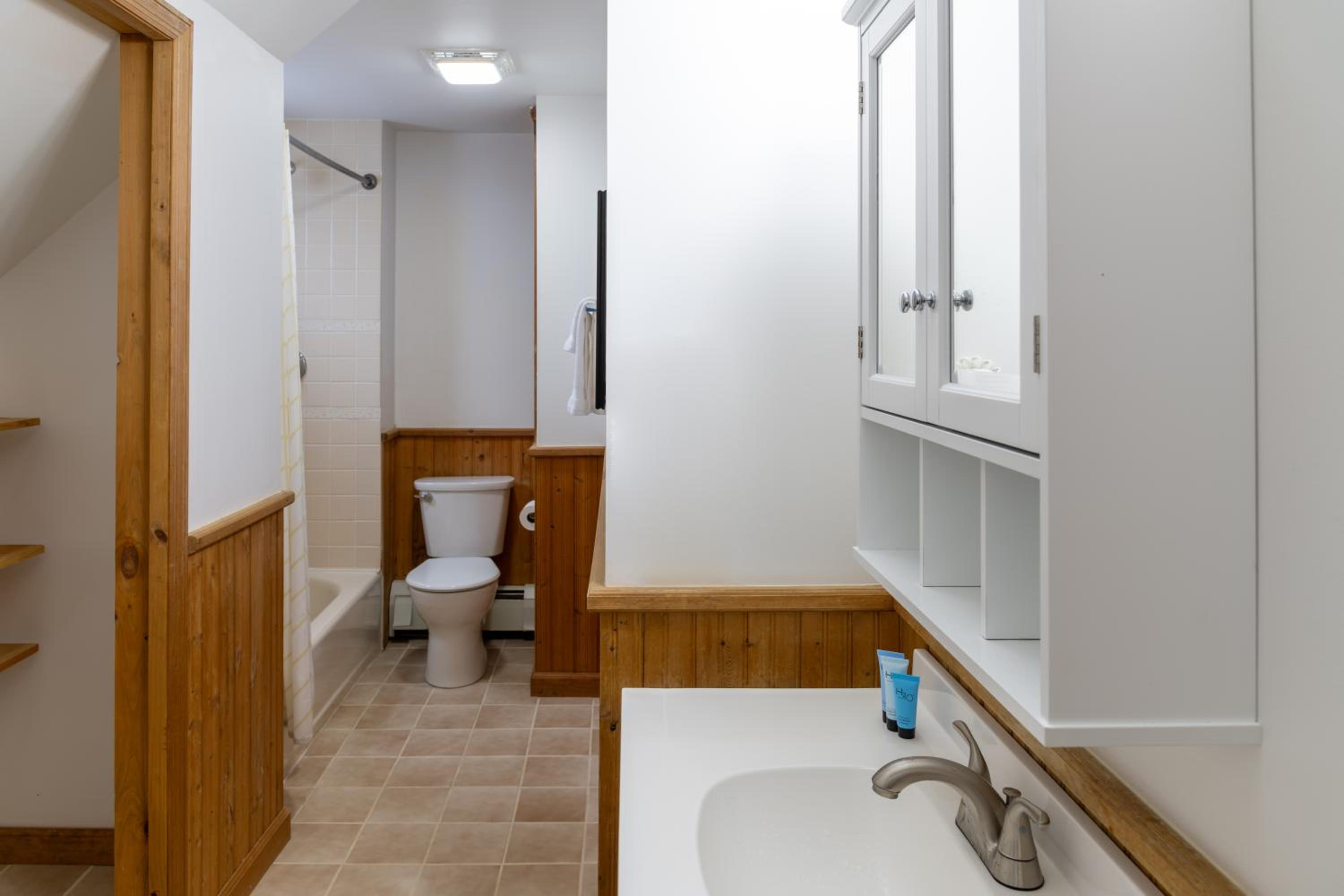 Sara Placid Inn & Suites