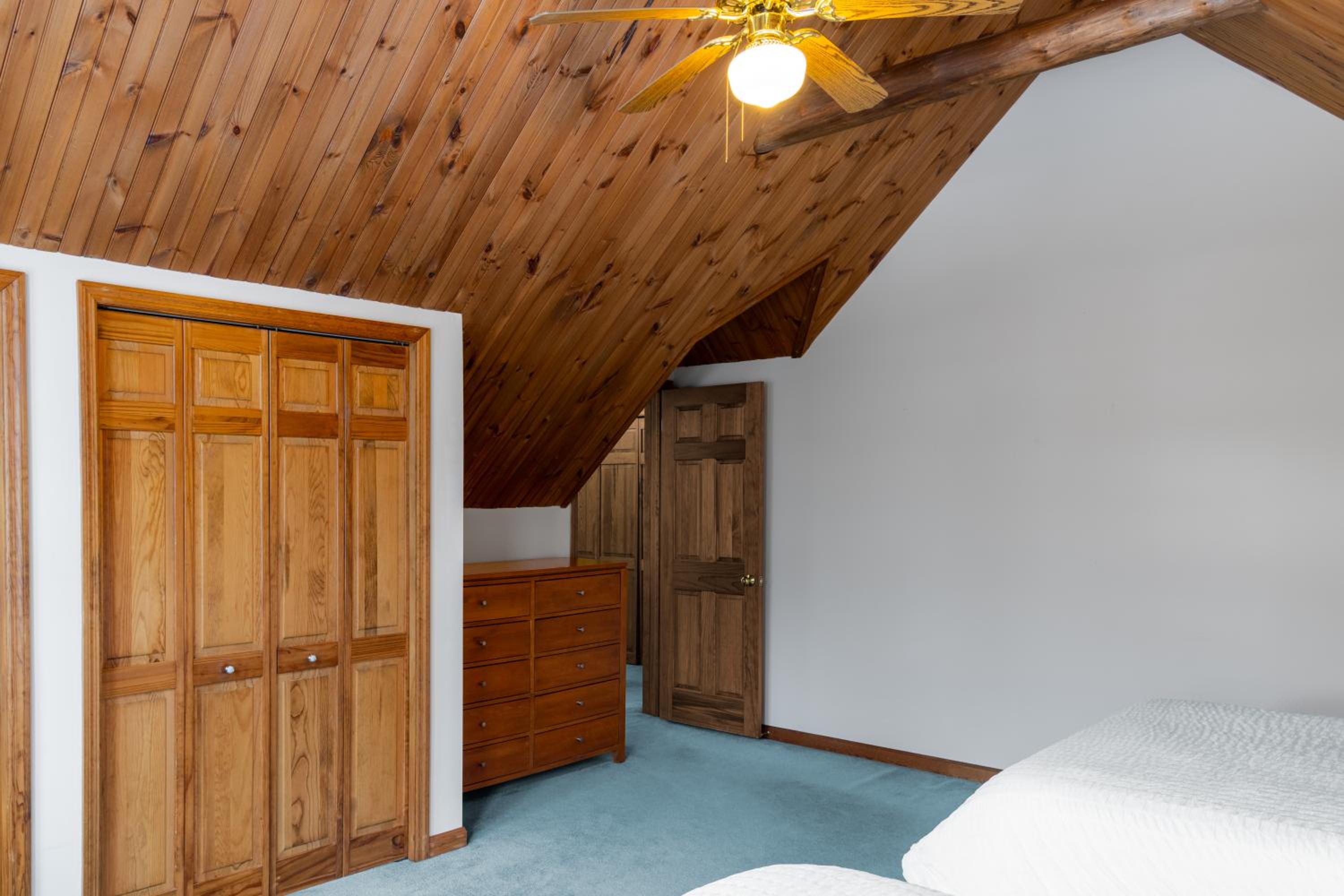 Sara Placid Inn & Suites