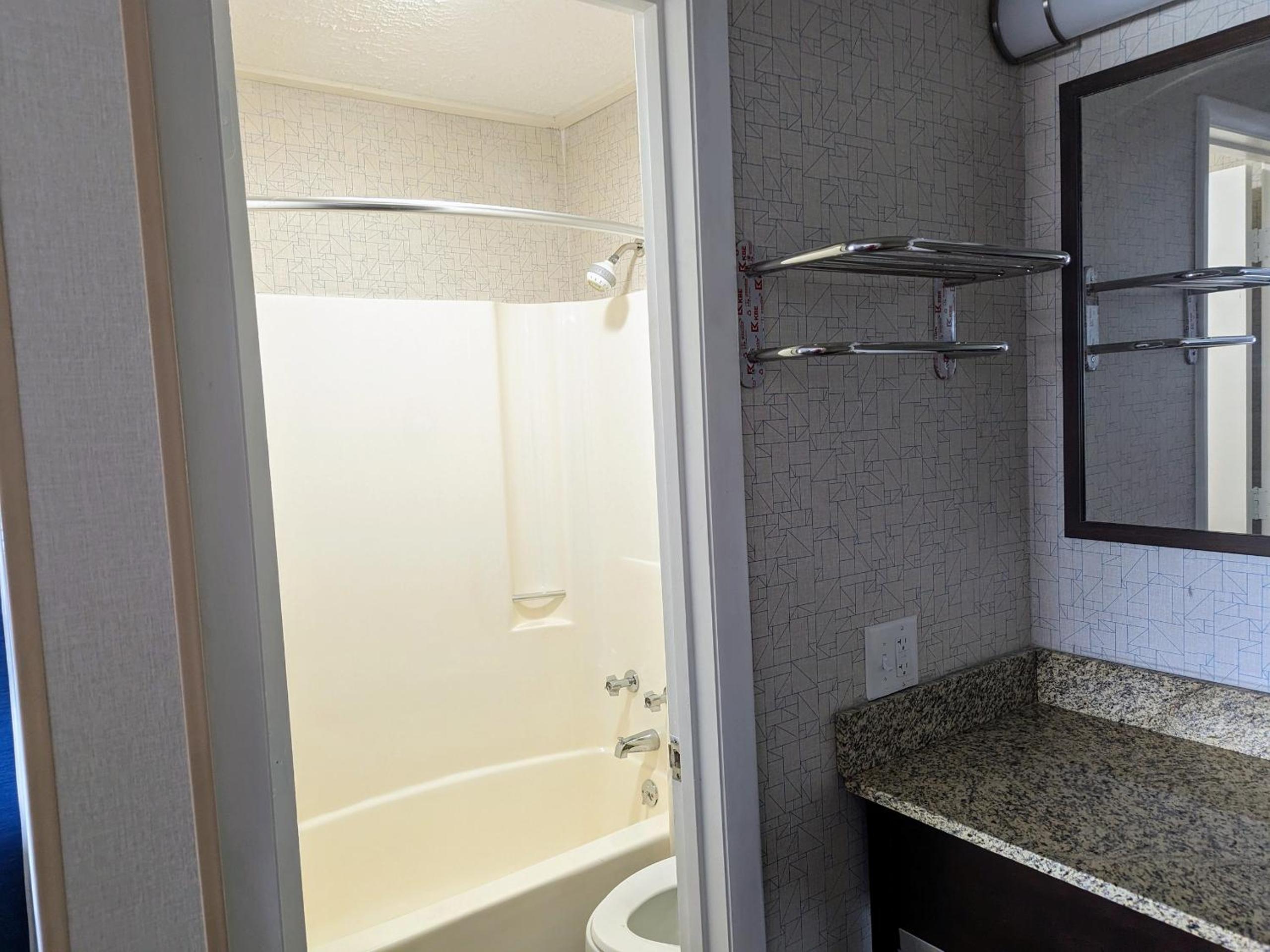 Wytheville Vacations - Super 8 by Wyndham Wytheville - Property Image 20