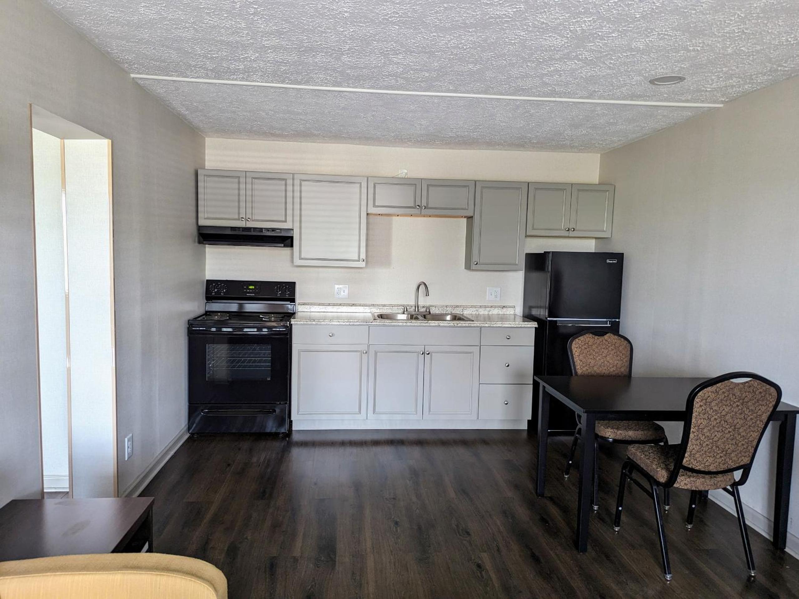Wytheville Vacations - Super 8 by Wyndham Wytheville - Property Image 22