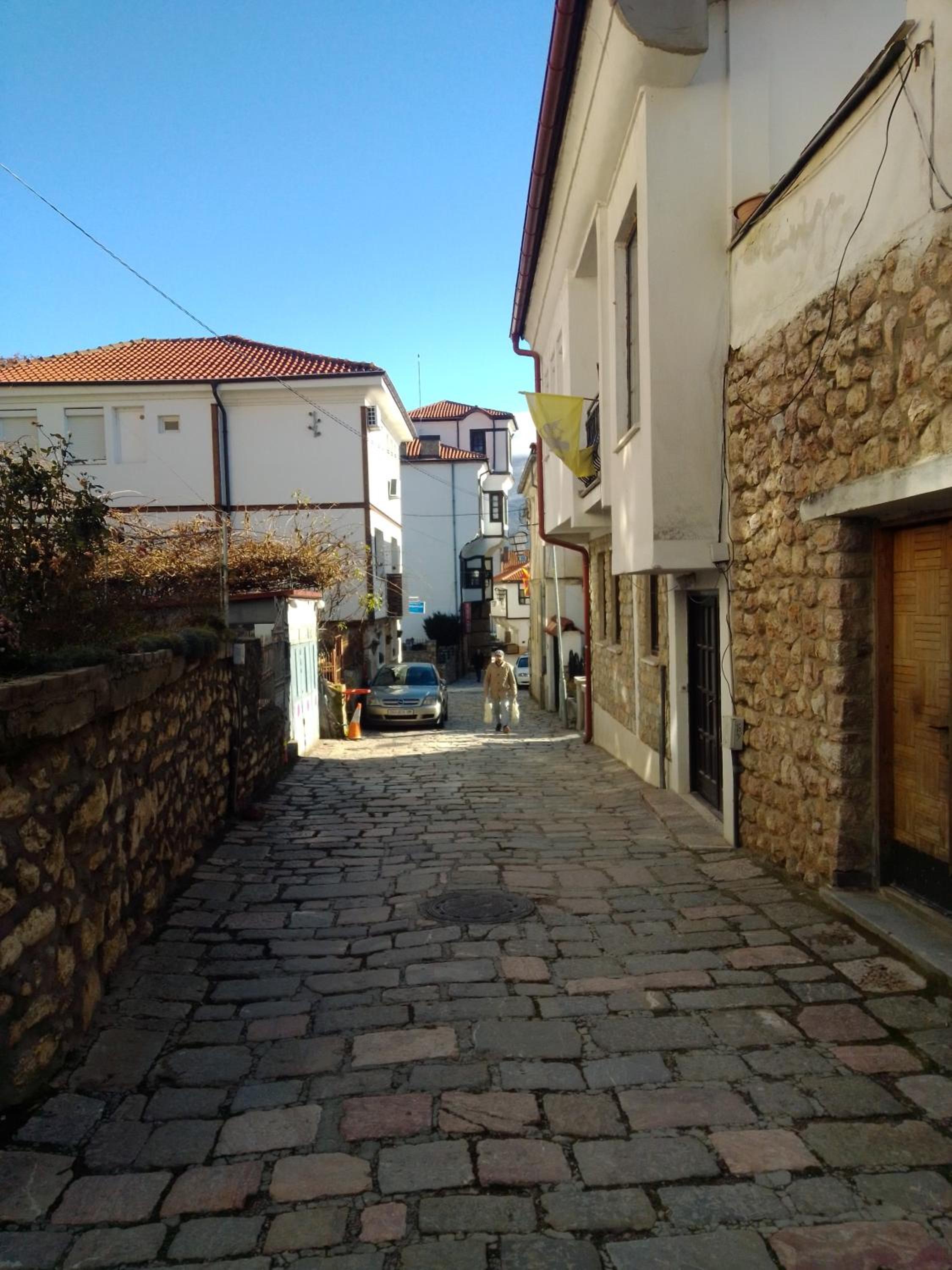 Beach Apartment Ohrid - Near Beach, Balcony and Free Parking