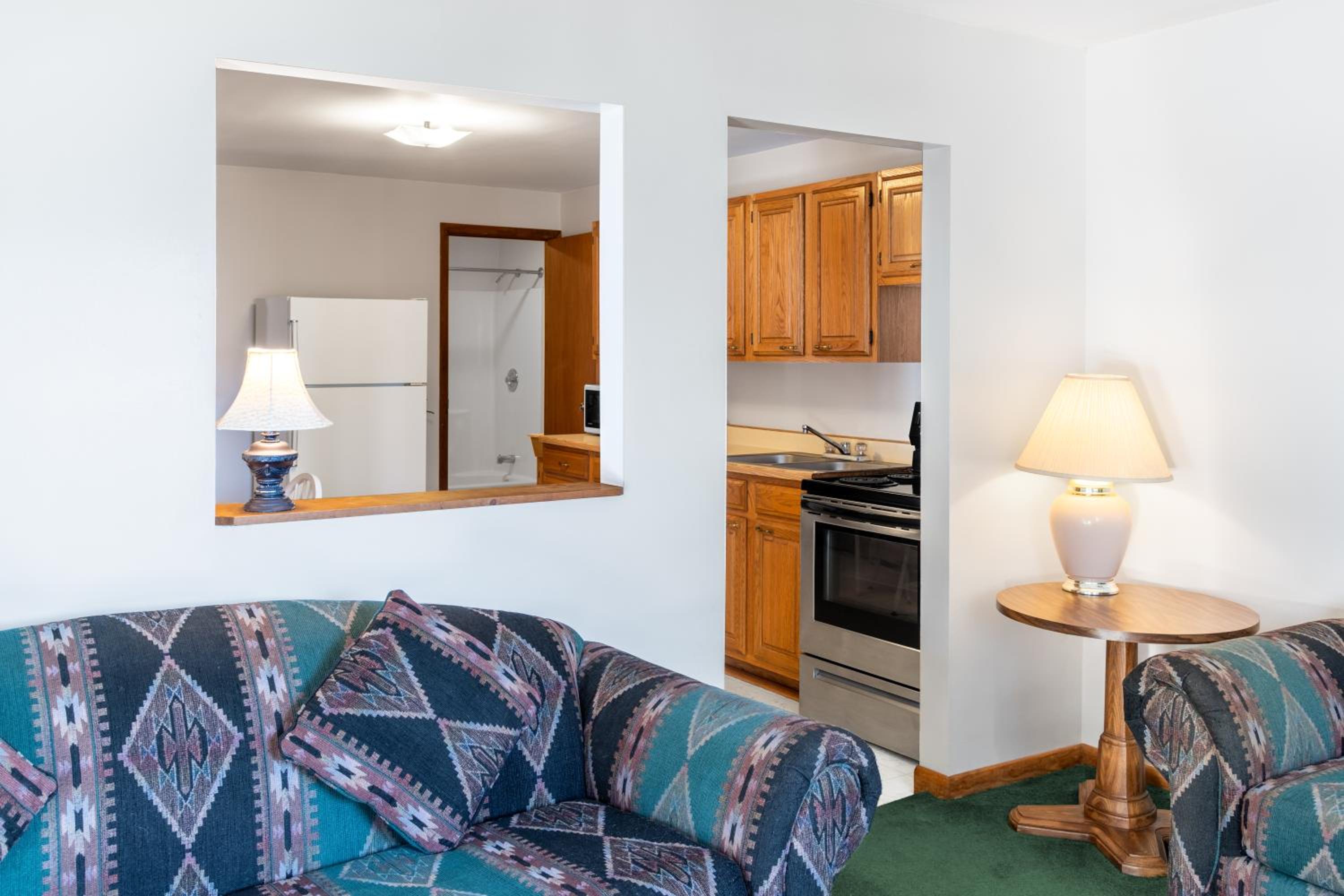 Sara Placid Inn & Suites