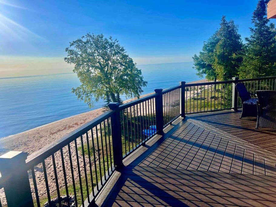 Lake Michigan Cabin w/Hot Tub & Stunning Views view 4