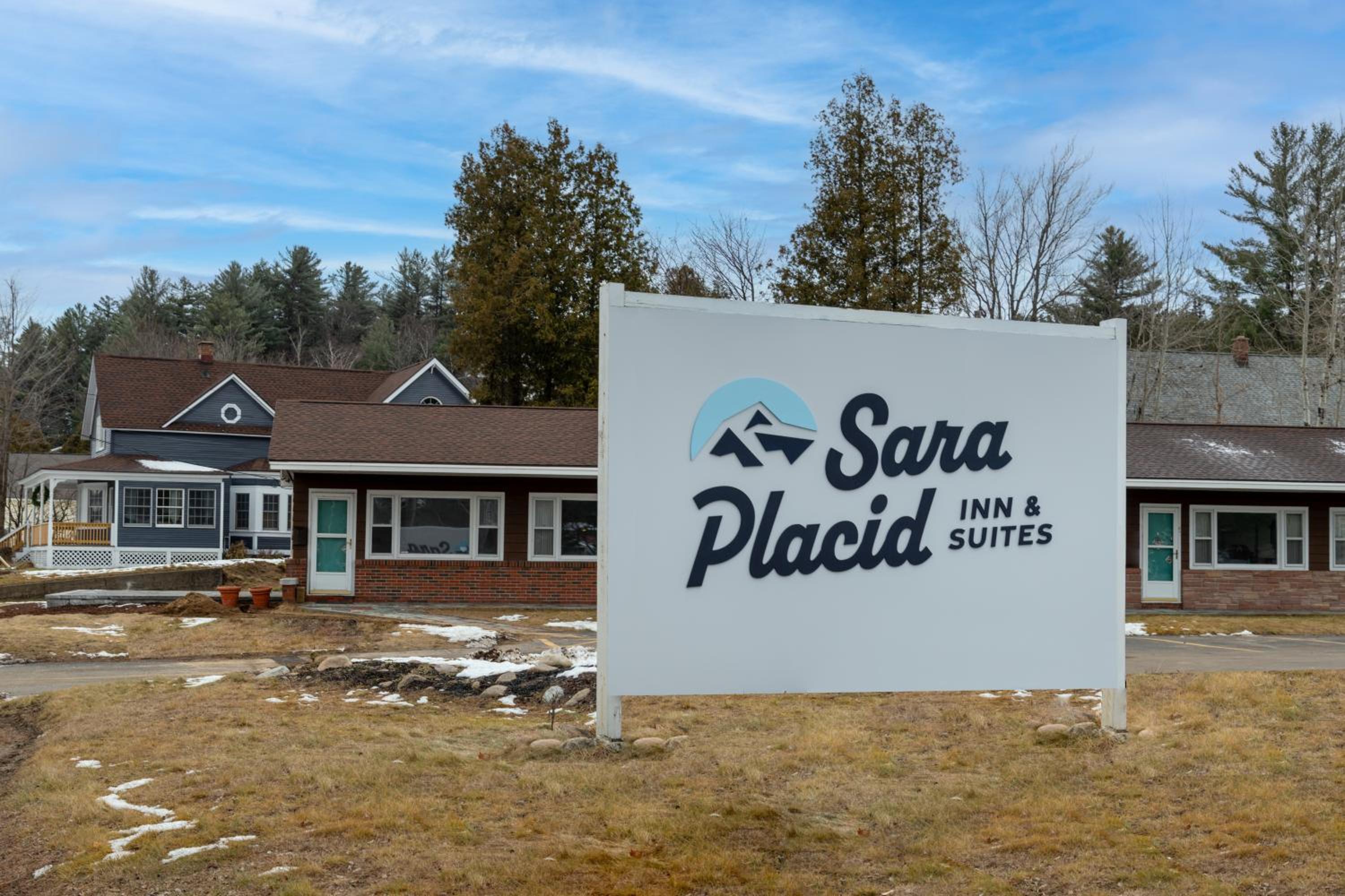 Hotel Sara Placid Inn & Suites