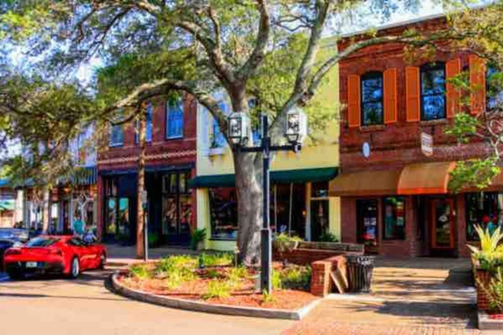 Beautiful farmhouse in Fernandina Beach