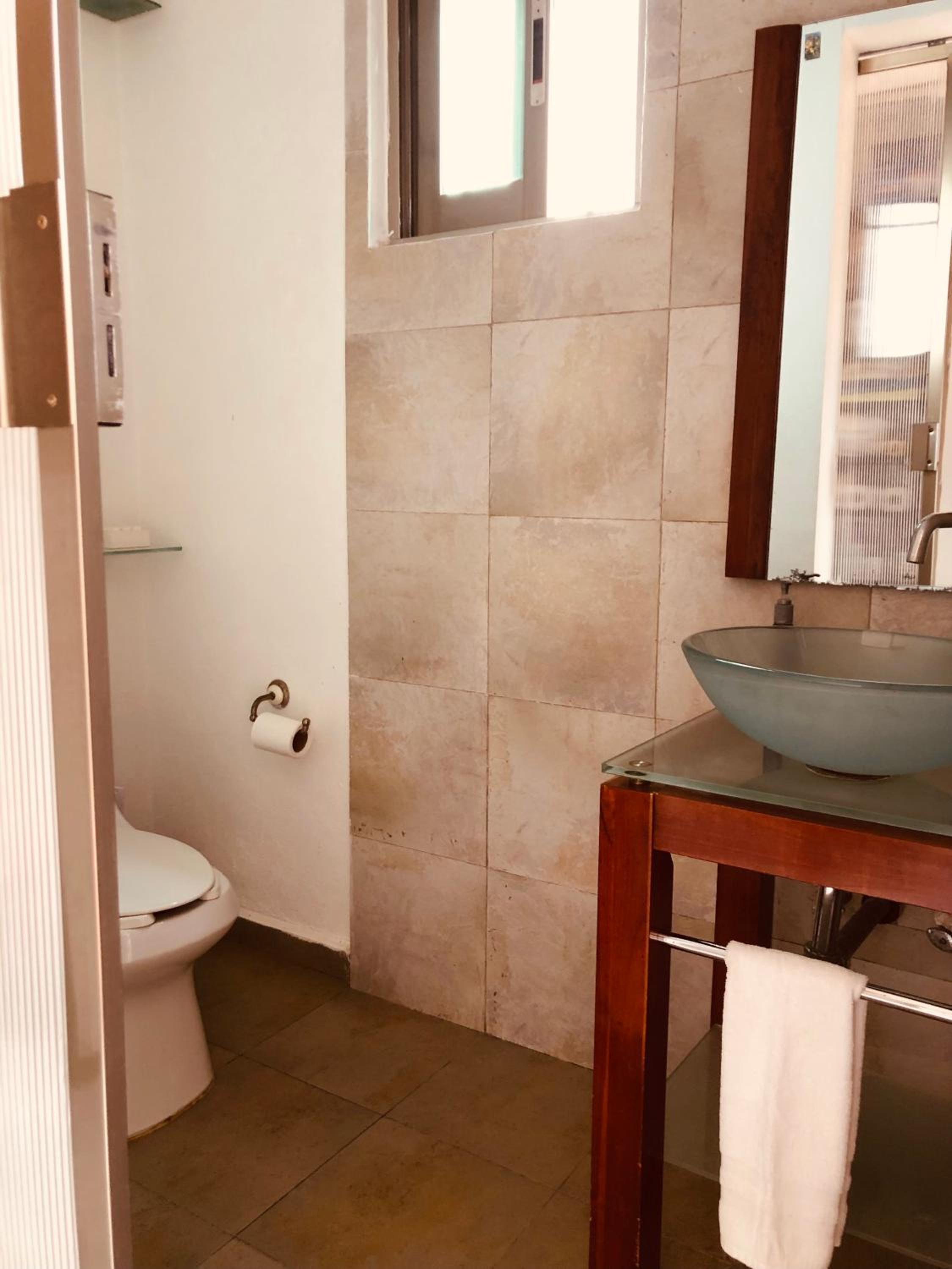 Beautiful Home by the Beach - 3Bedrooms, 2.5Baths